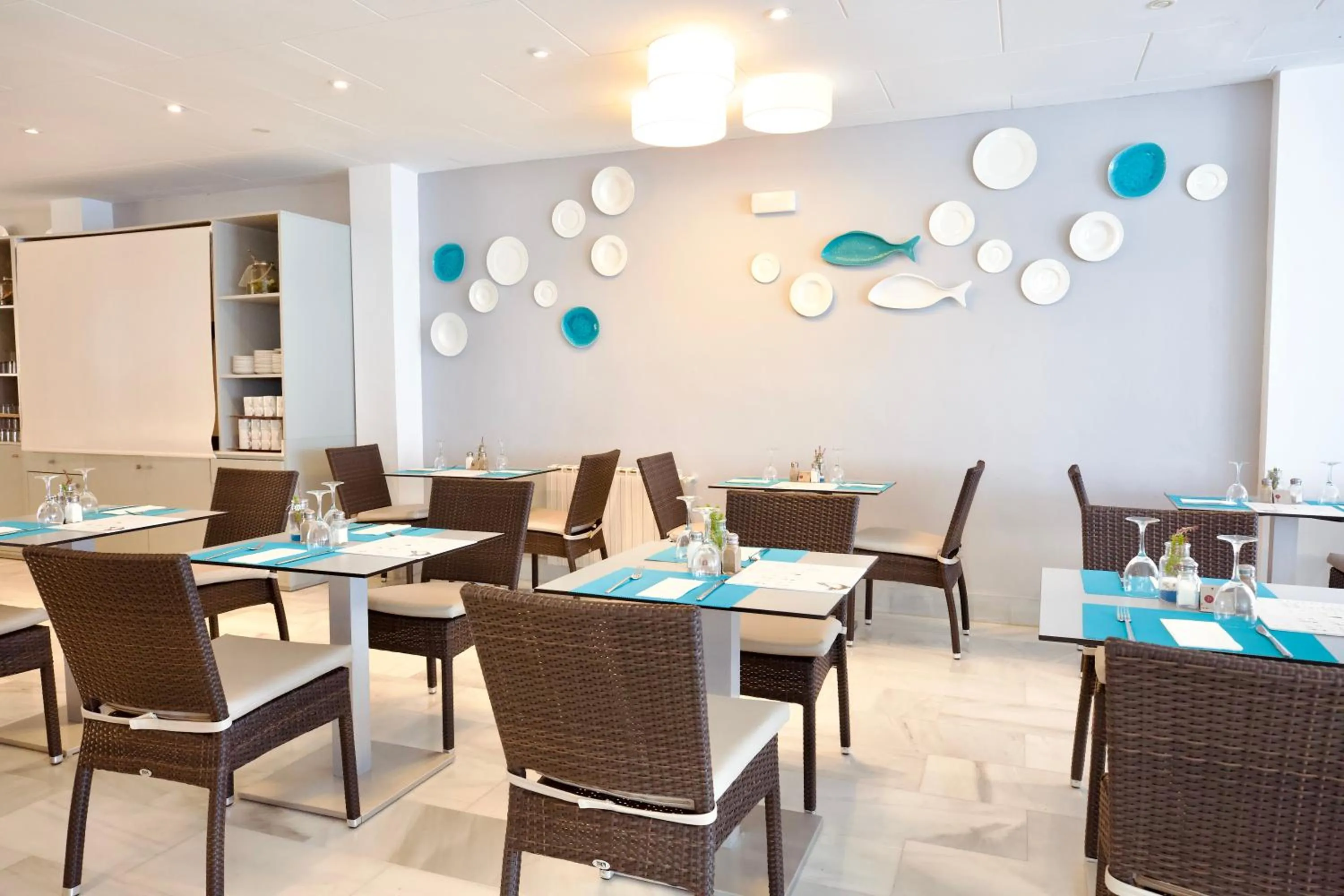 Restaurant/places to eat in JS Horitzó