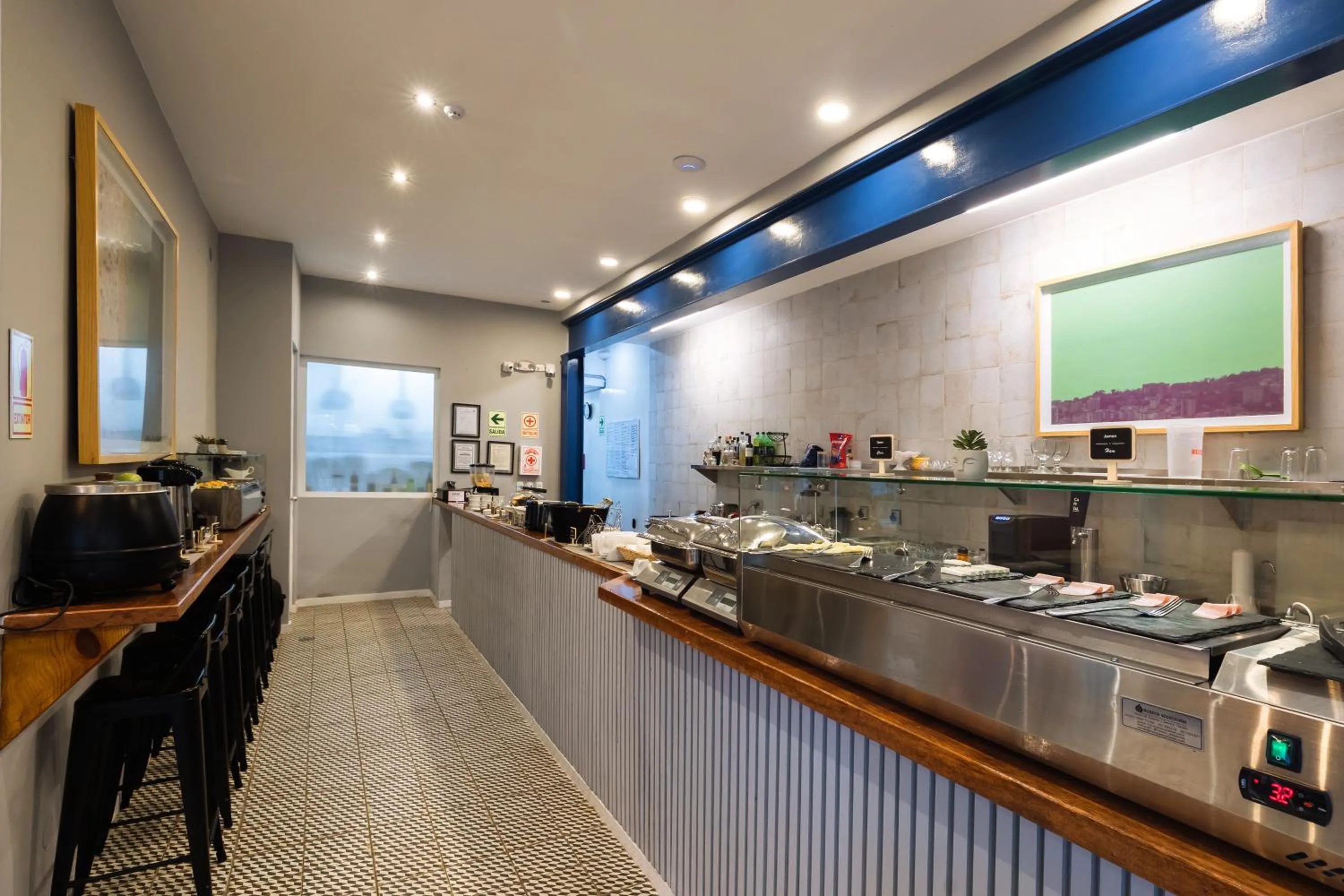 Restaurant/places to eat in TARATA BOUTIQUE HOTEL