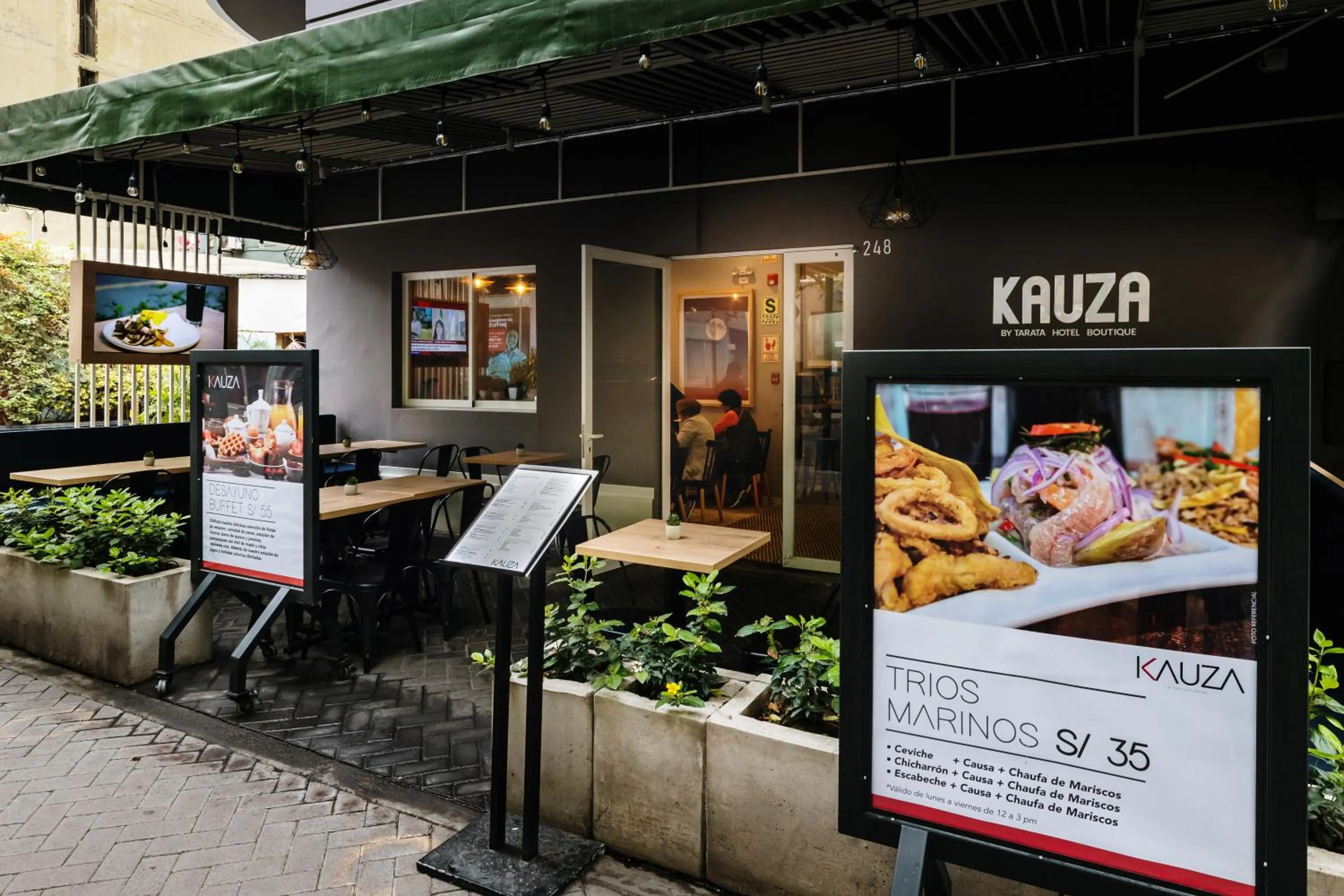 Restaurant/places to eat in TARATA BOUTIQUE HOTEL