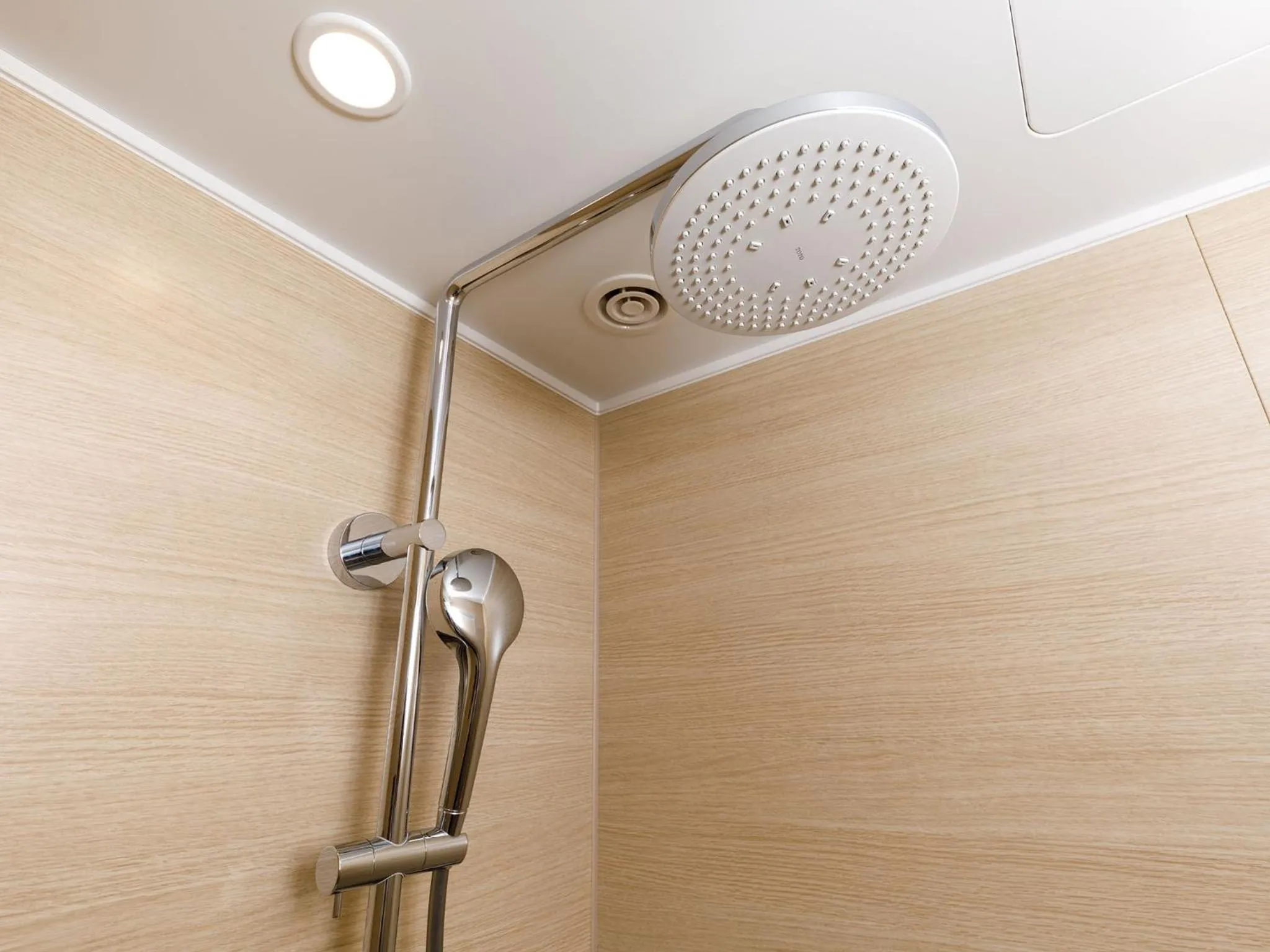 Shower in Nishitetsu Hotel Croom Hakata Gion Kushida Shrine