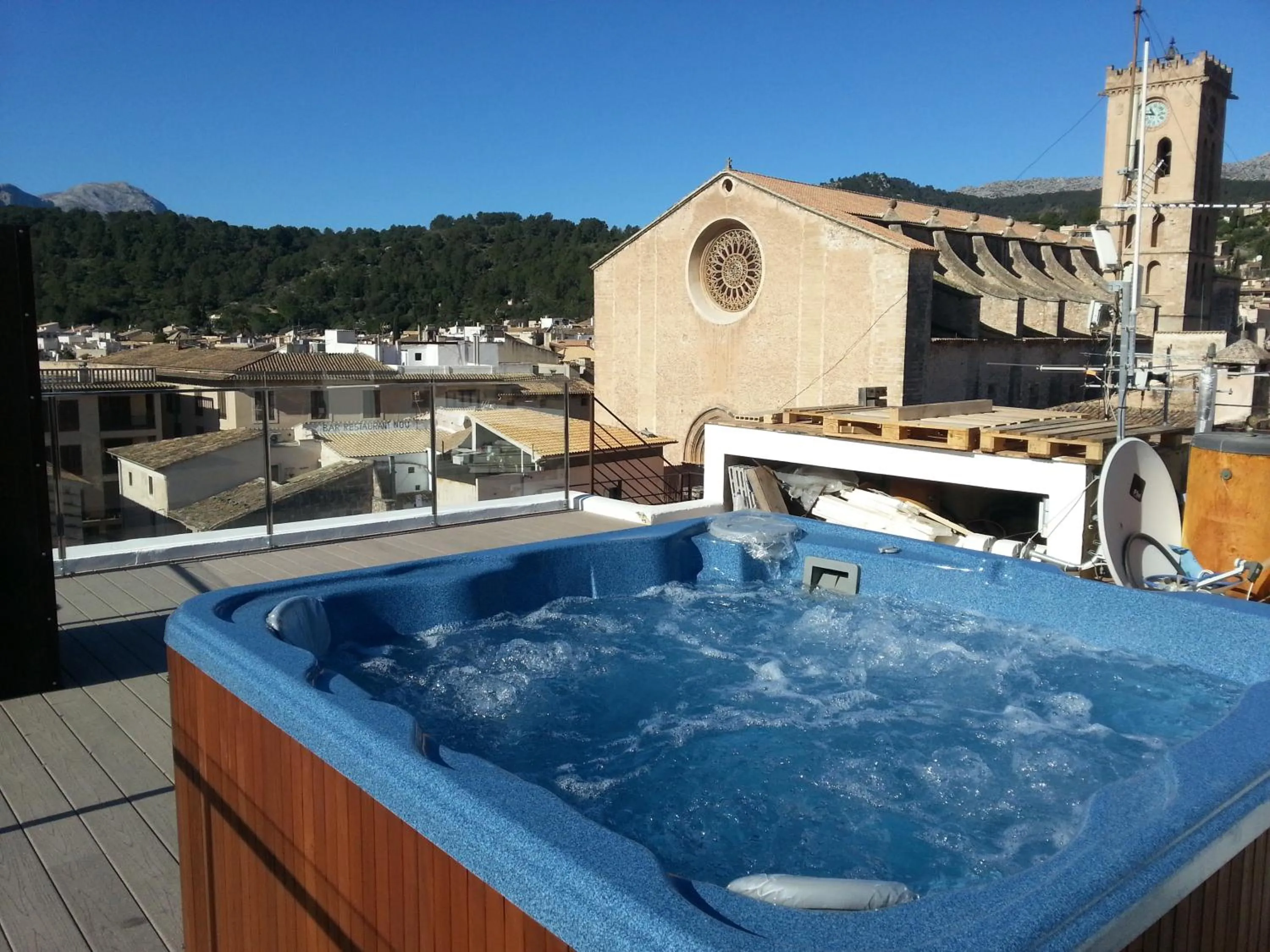 Solarium in Juma Historic Hotel