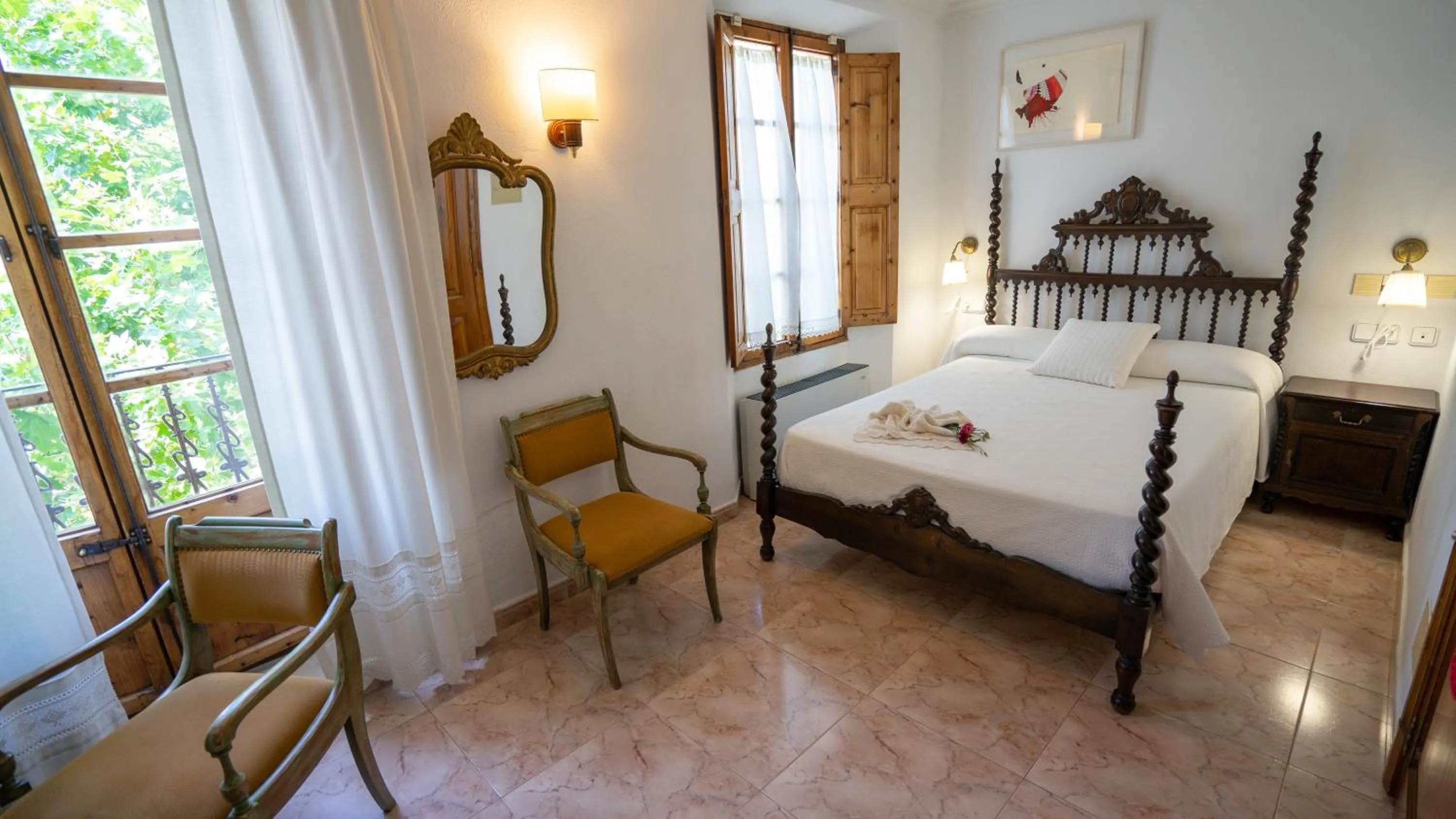 Photo of the whole room, Bed in Juma Historic Hotel