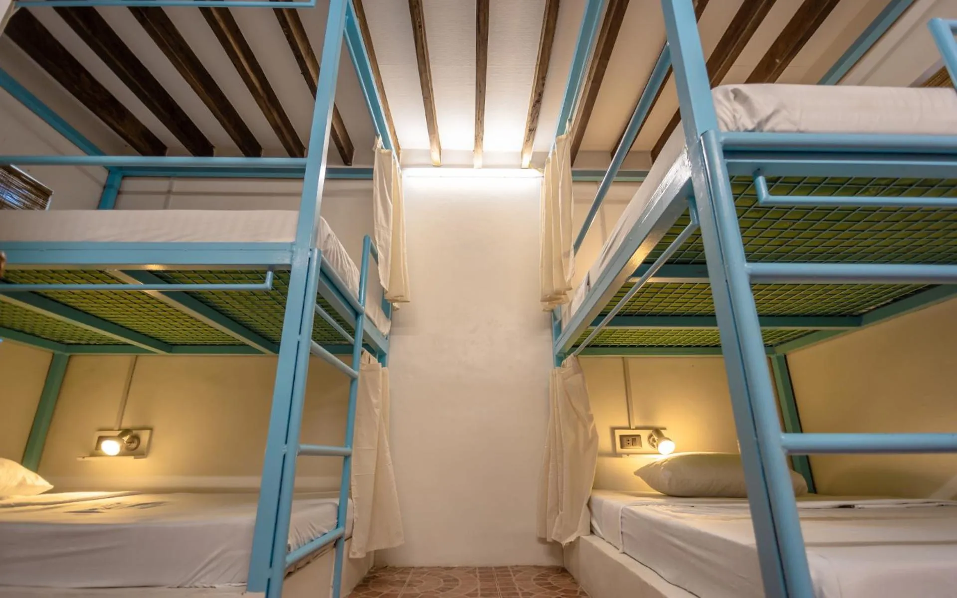 Bed in Mad Monkey Panglao