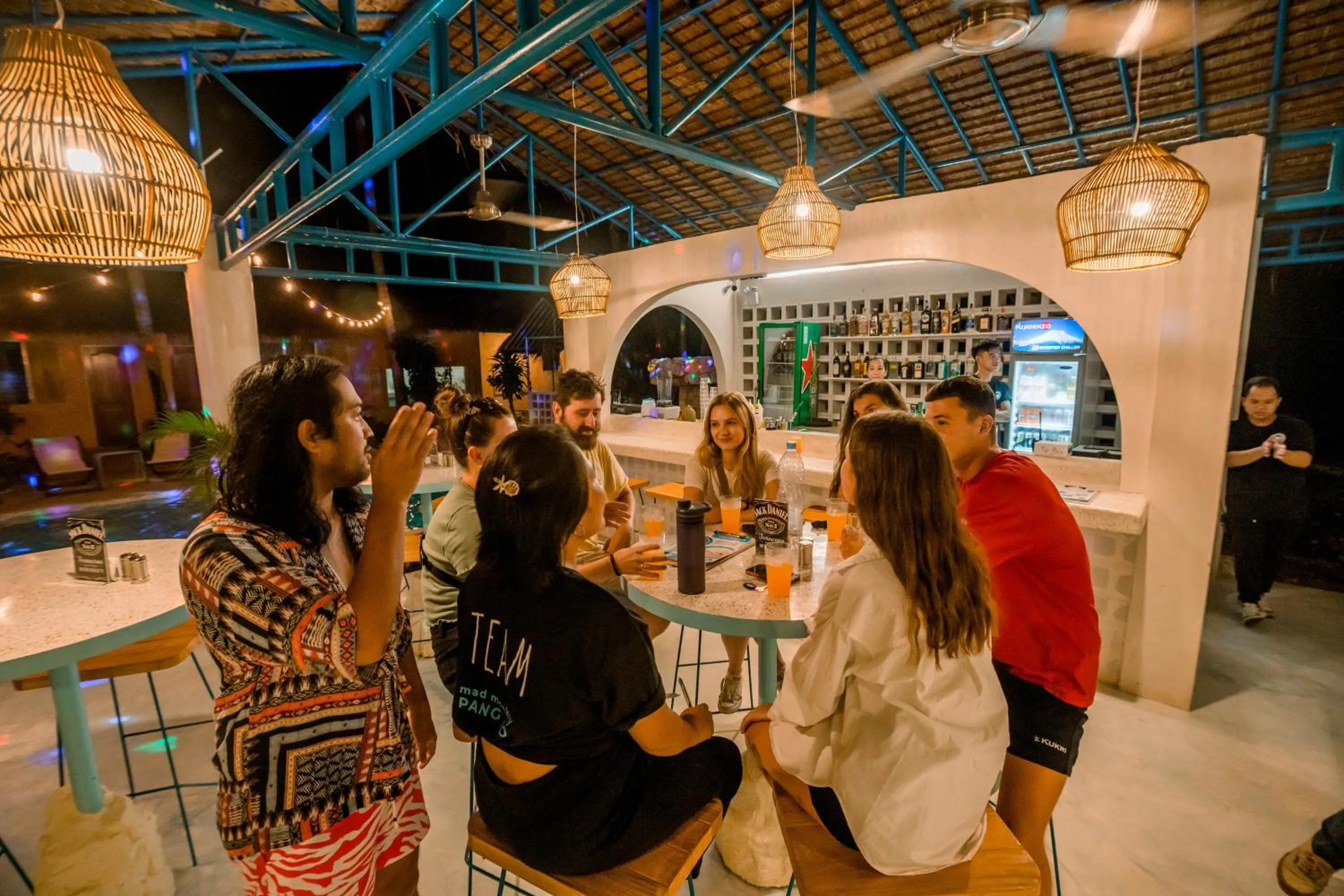 Restaurant/places to eat in Mad Monkey Panglao