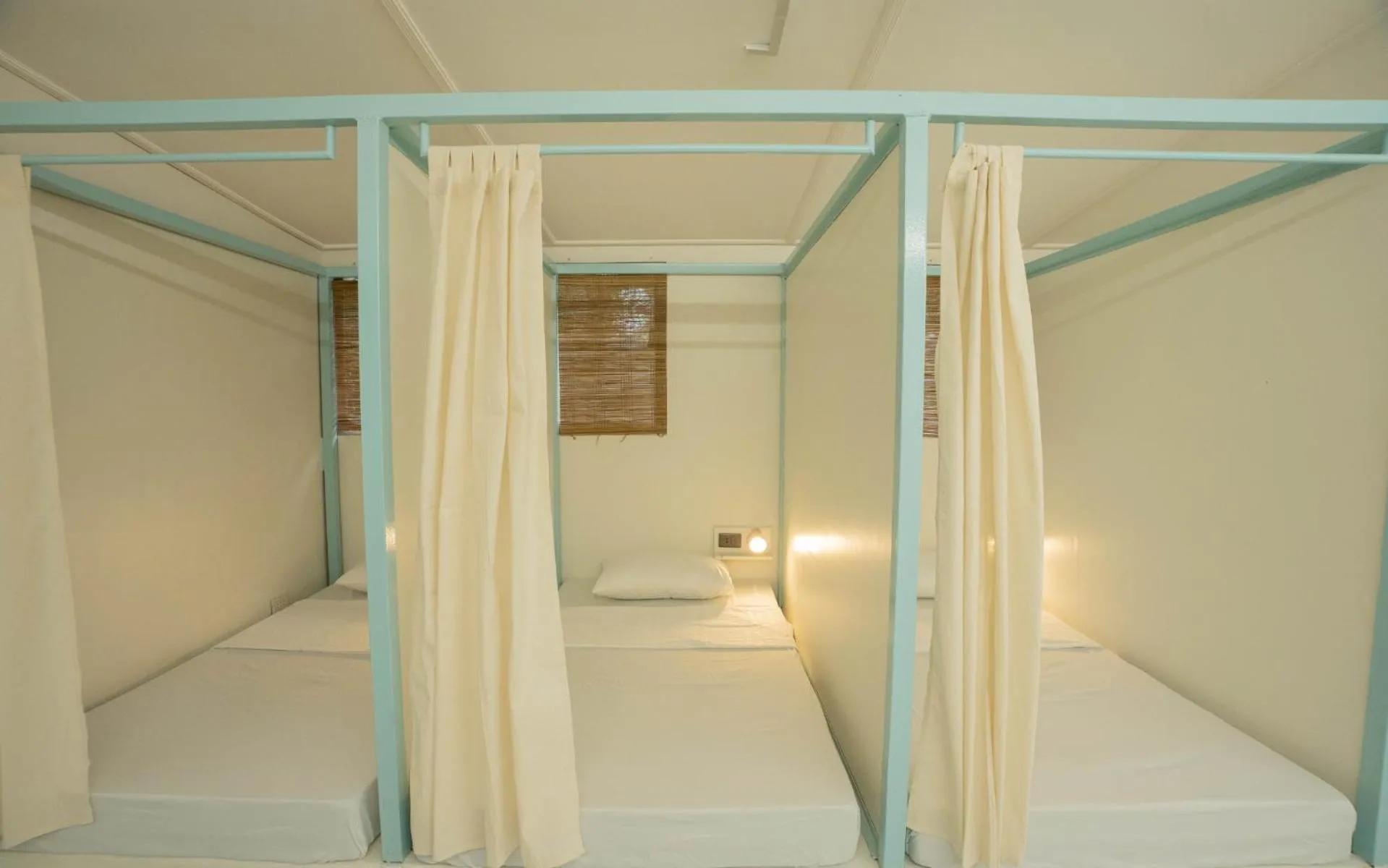 Bed in Mad Monkey Panglao