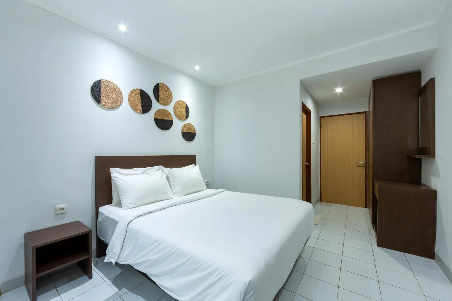 wardrobe, Bed in Cove Matahari Guesthouse Sunset