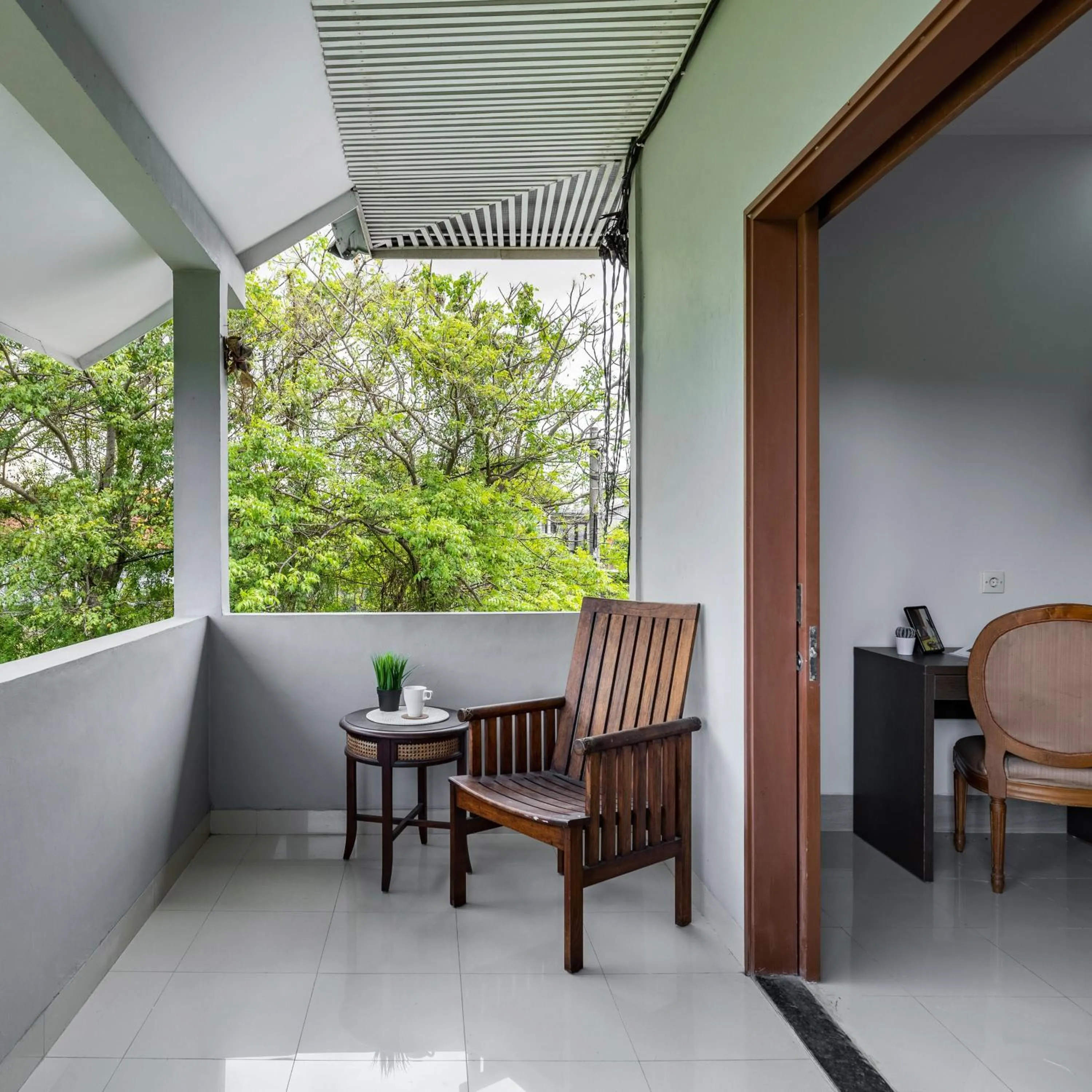 Balcony/Terrace in Cove Matahari Guesthouse Sunset