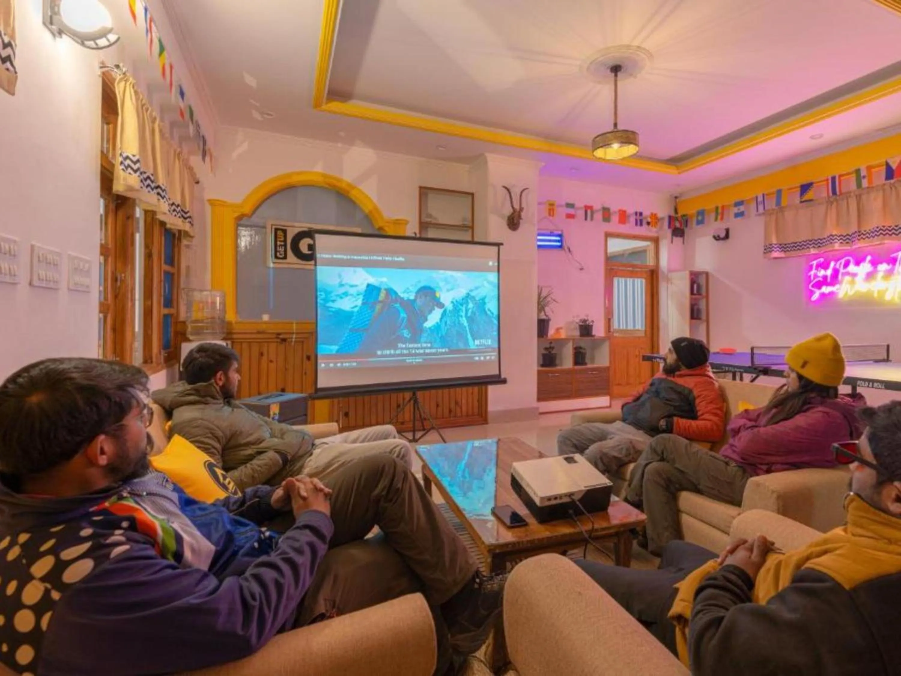 People in The Hosteller Narkanda