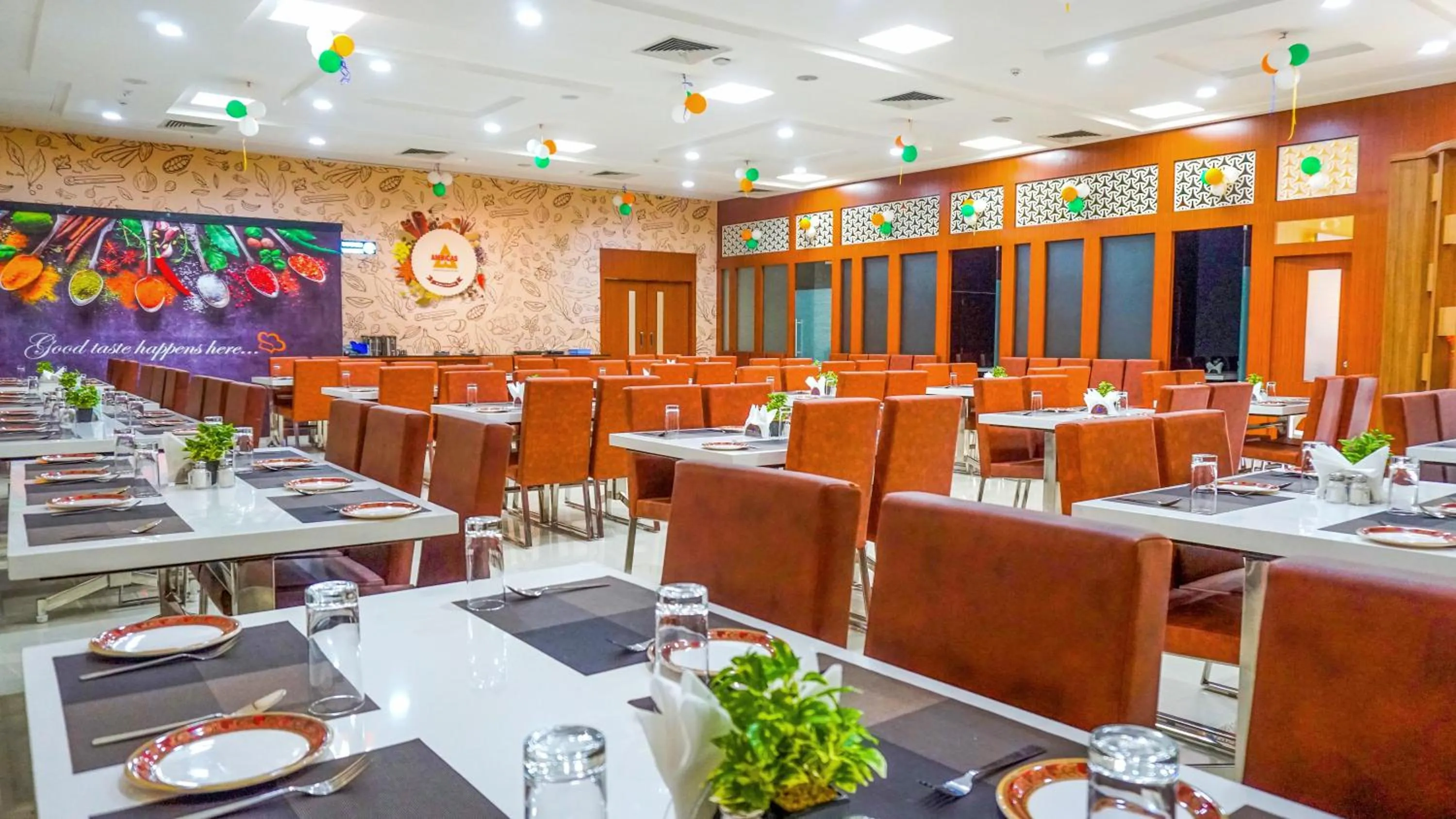 Restaurant/places to eat in Hotel Ambicas Grand