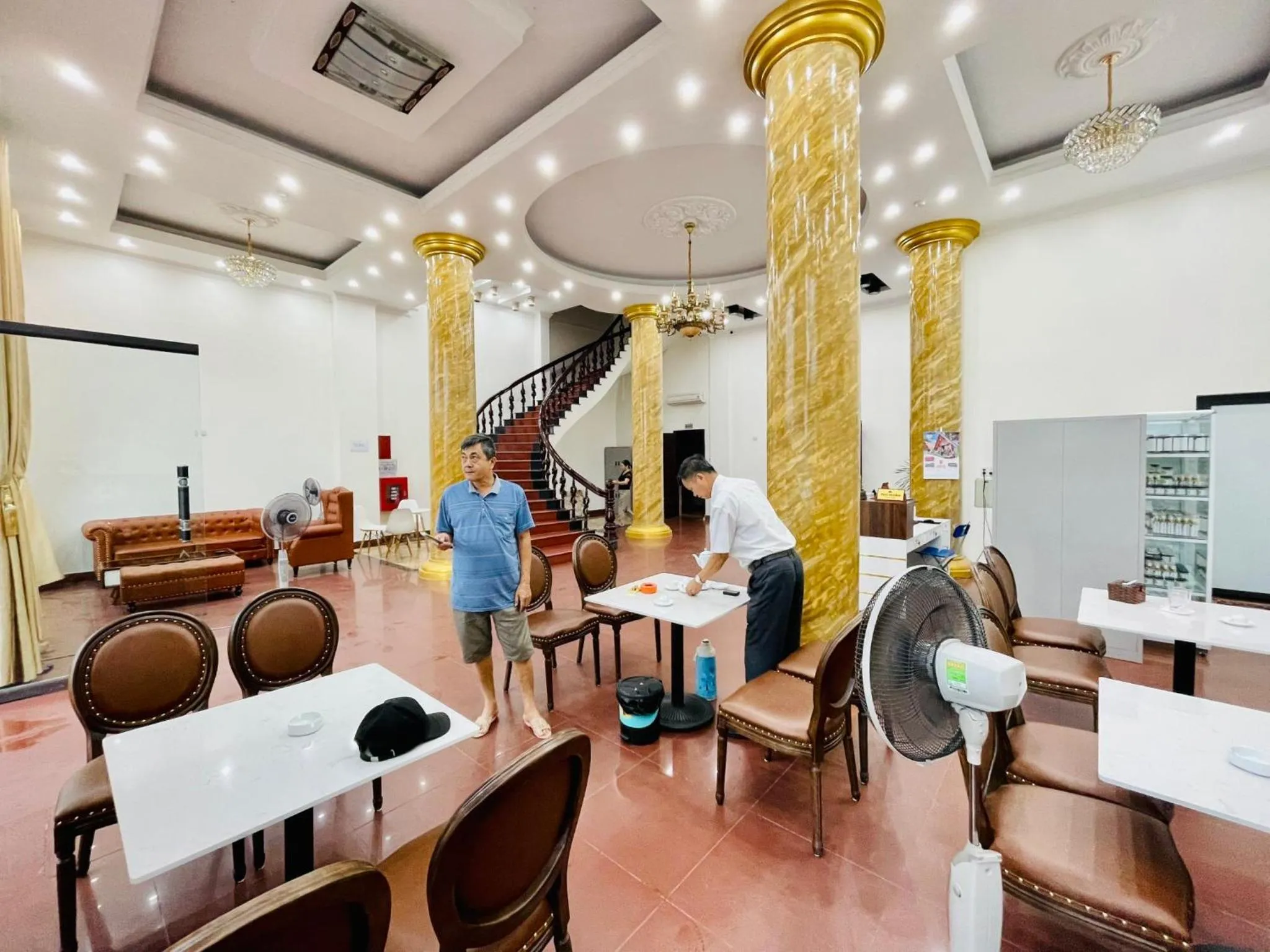 Lobby or reception in Khách Sạn Cao Sơn Cẩm Phả