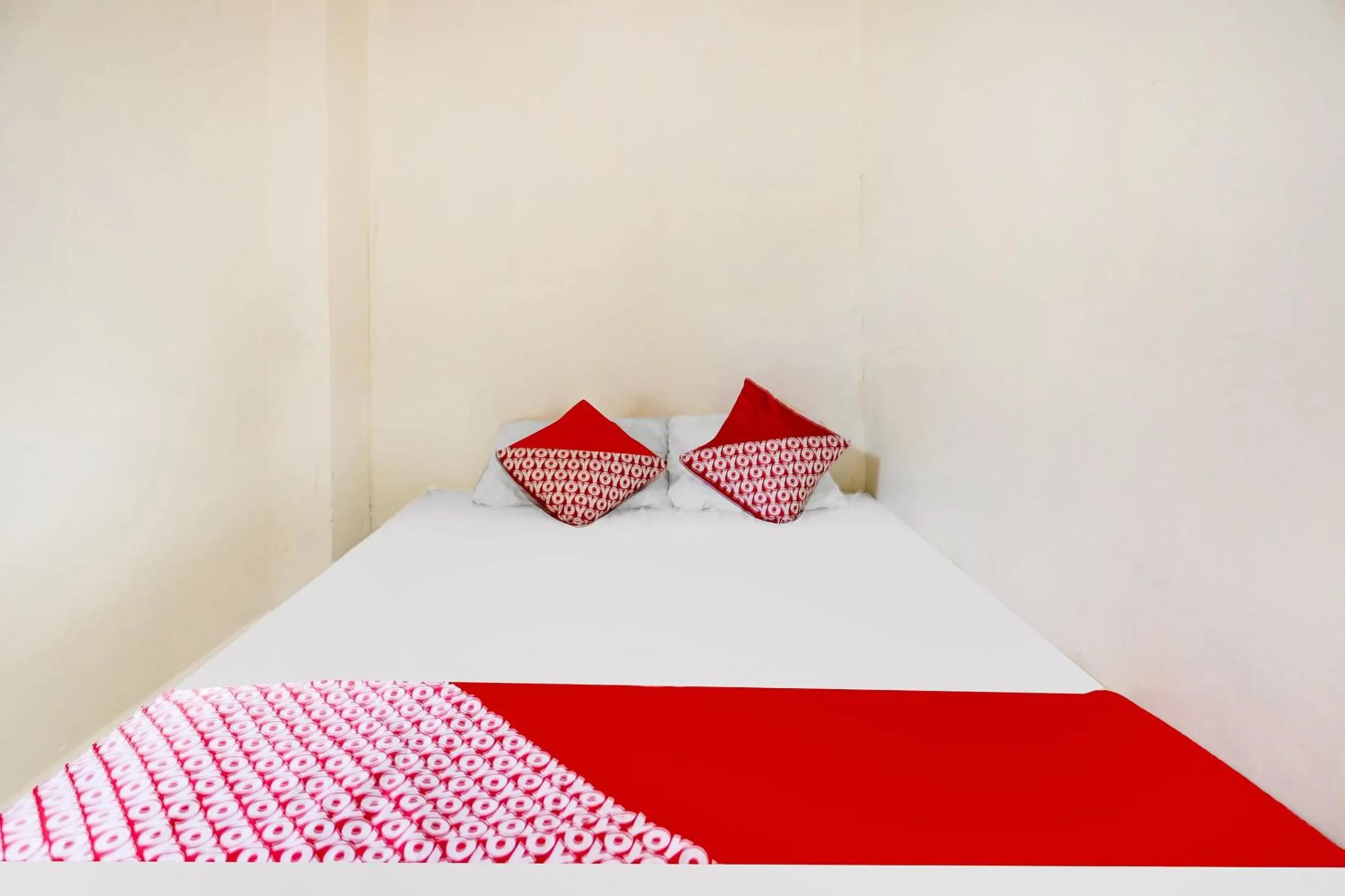 Bedroom, Bed in Hotel O Sunny Syariah