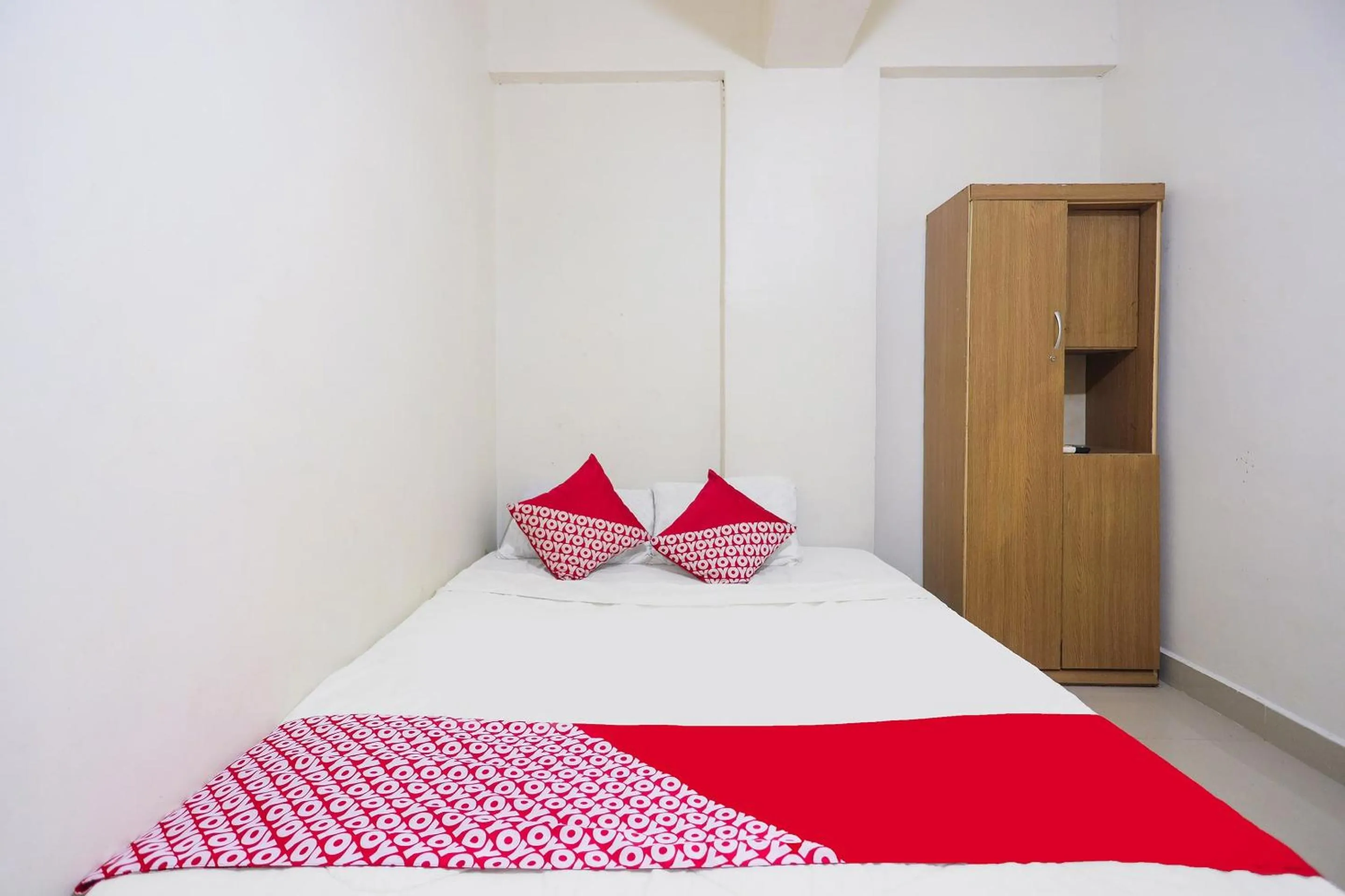 Bedroom, Bed in Hotel O Sunny Syariah