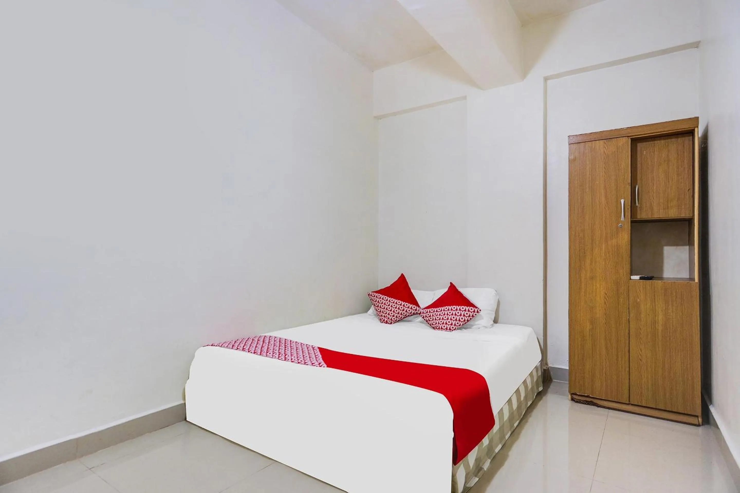 Bedroom, Bed in Hotel O Sunny Syariah