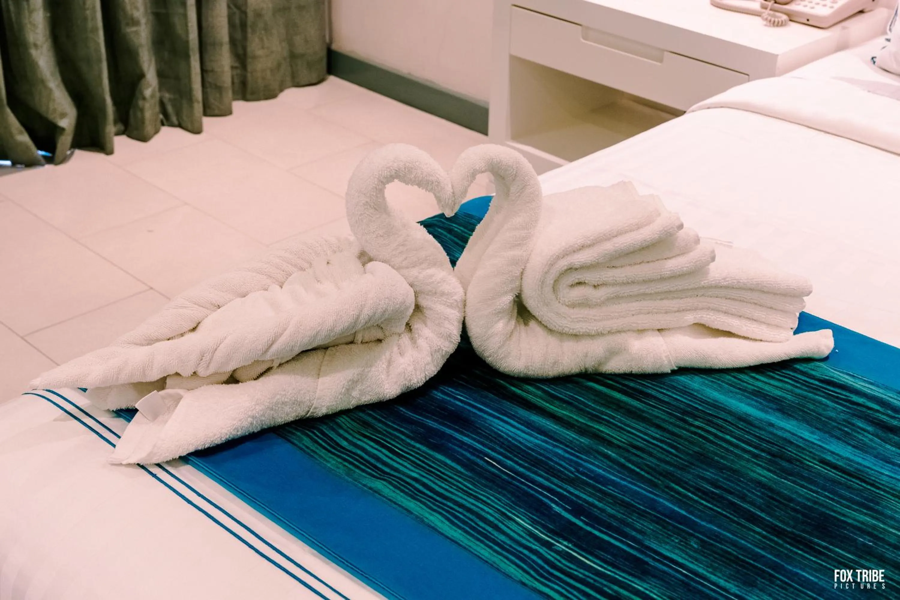 Bed in Earl's Regent Negombo "Golden Shore at Your Door - Find Your Dream Stay"