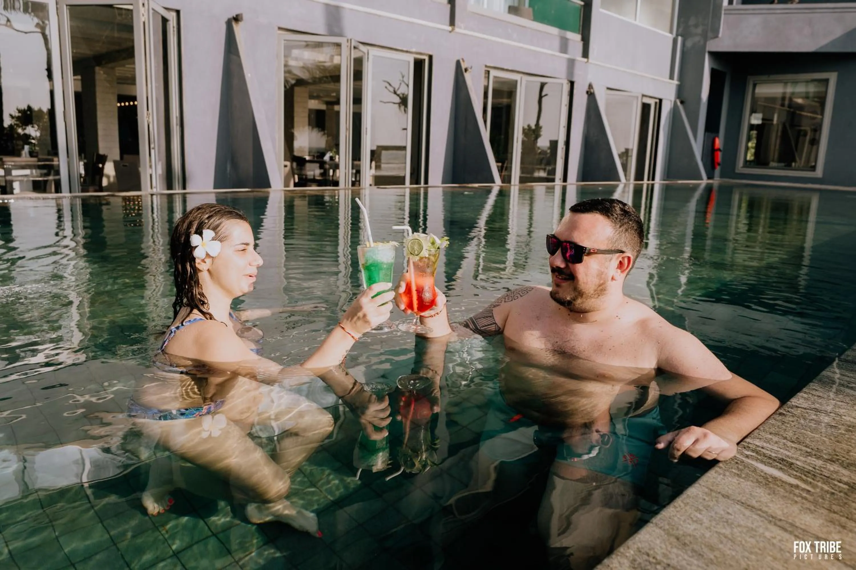 Earl's Regent Negombo "Golden Shore at Your Door - Find Your Dream Stay"