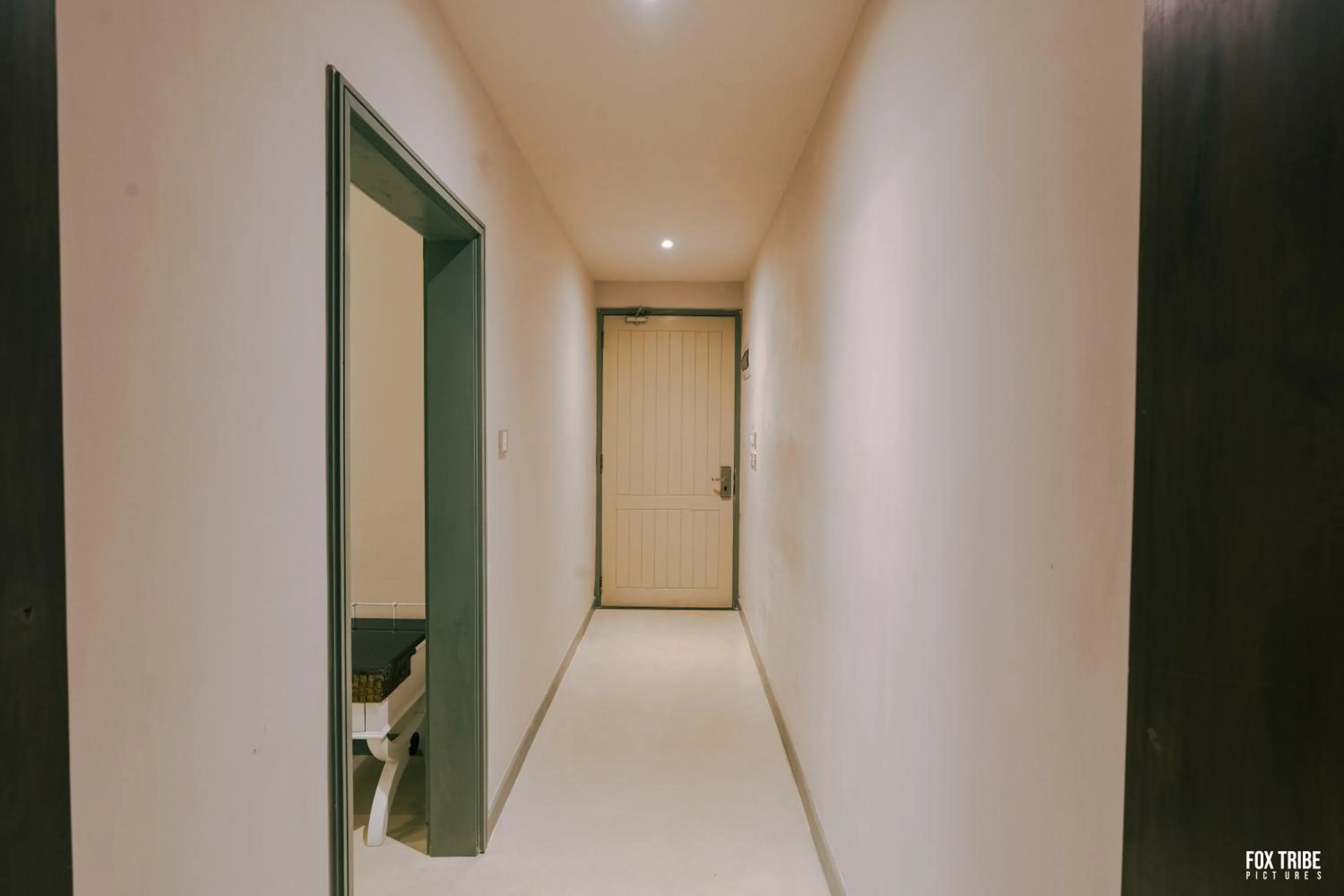 Earl's Regent Negombo "Golden Shore at Your Door - Find Your Dream Stay"