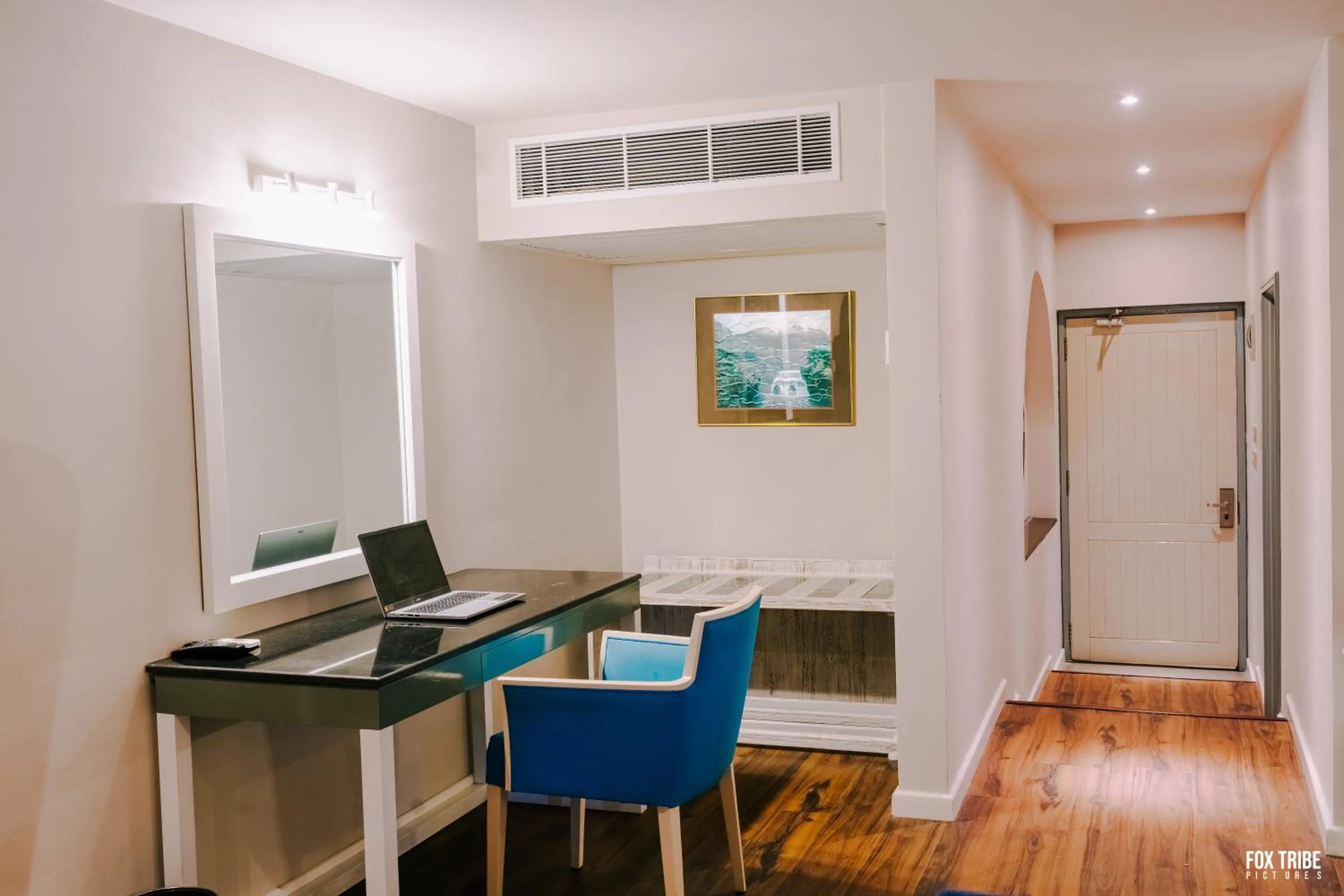 Earl's Regent Negombo "Golden Shore at Your Door - Find Your Dream Stay"