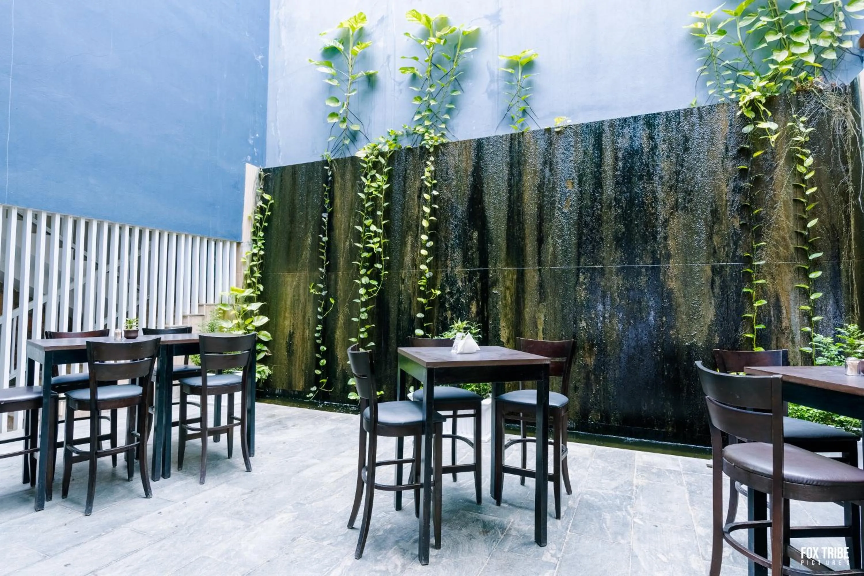 Earl's Regent Negombo "Golden Shore at Your Door - Find Your Dream Stay"