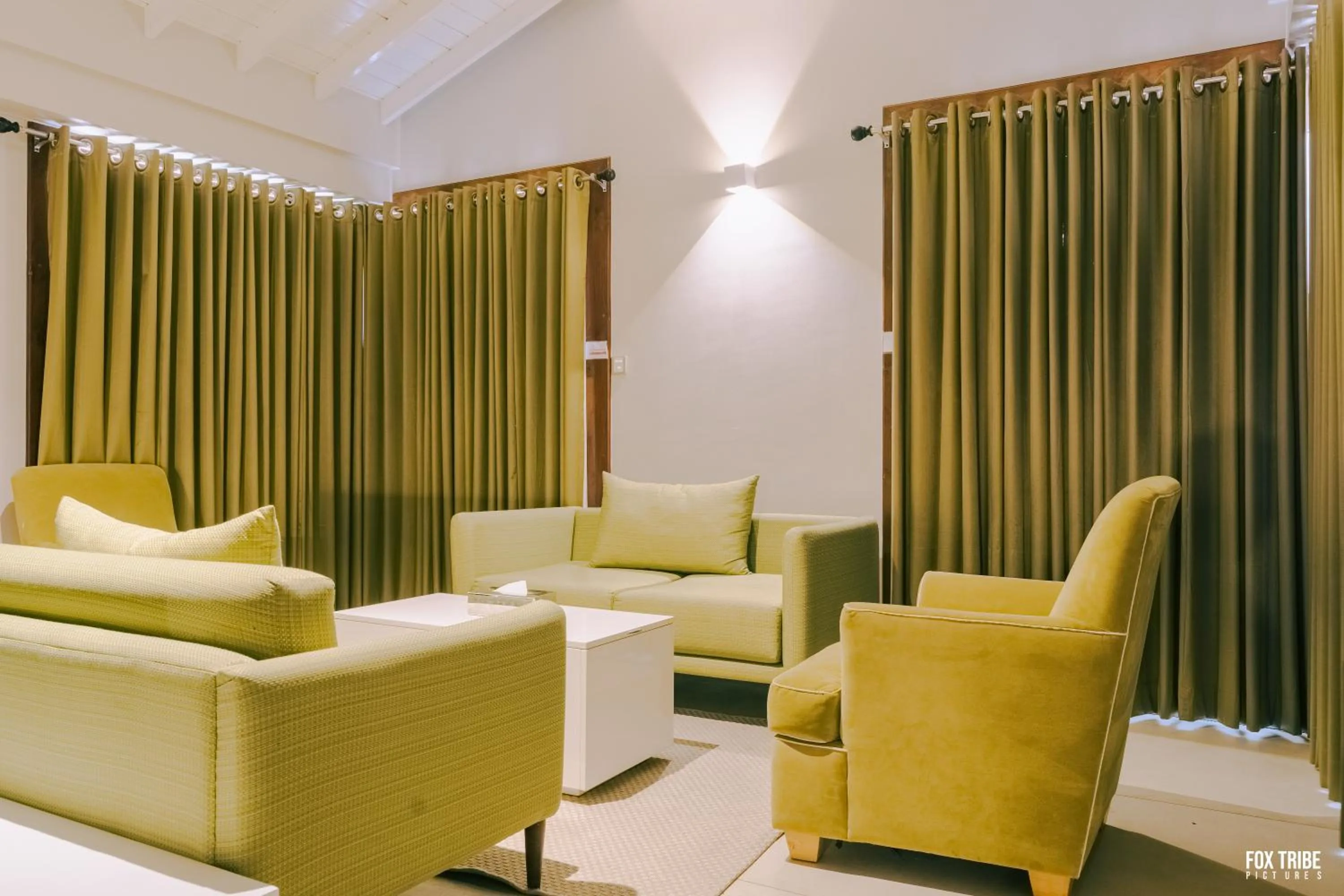 Earl's Regent Negombo "Golden Shore at Your Door - Find Your Dream Stay"