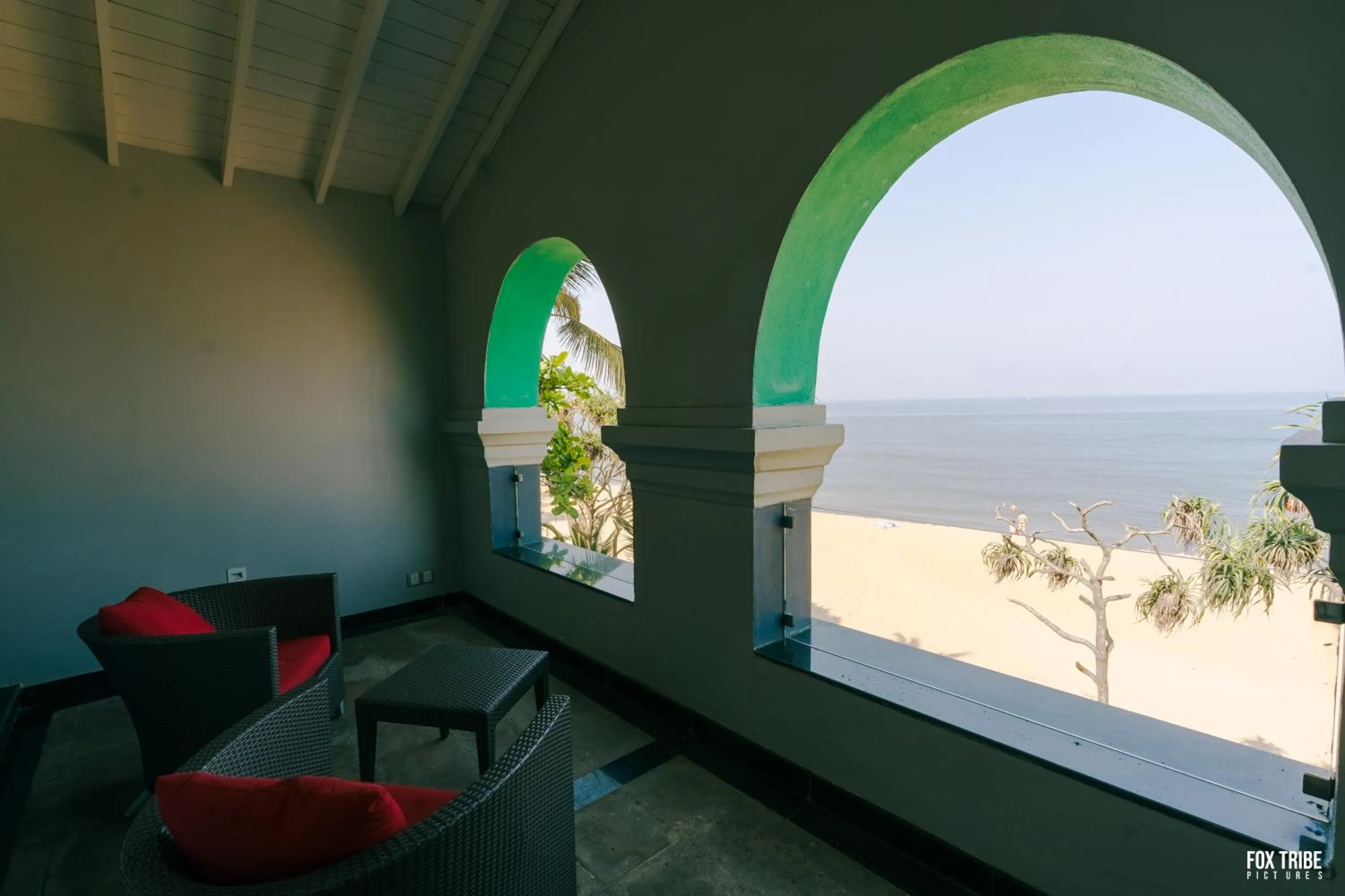 Earl's Regent Negombo "Golden Shore at Your Door - Find Your Dream Stay"