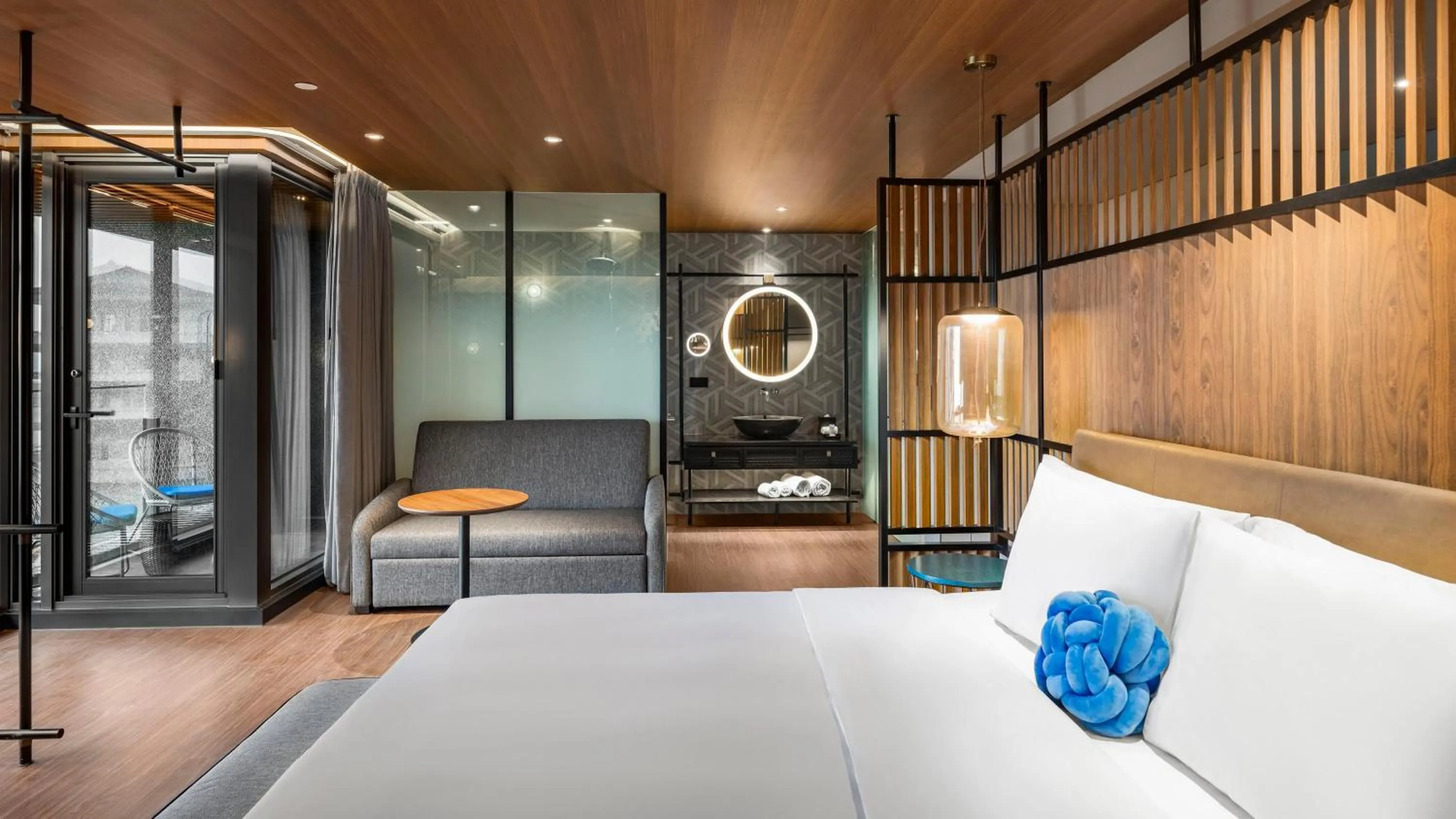 Photo of the whole room, Bed in Hotel Indigo Alishan by IHG