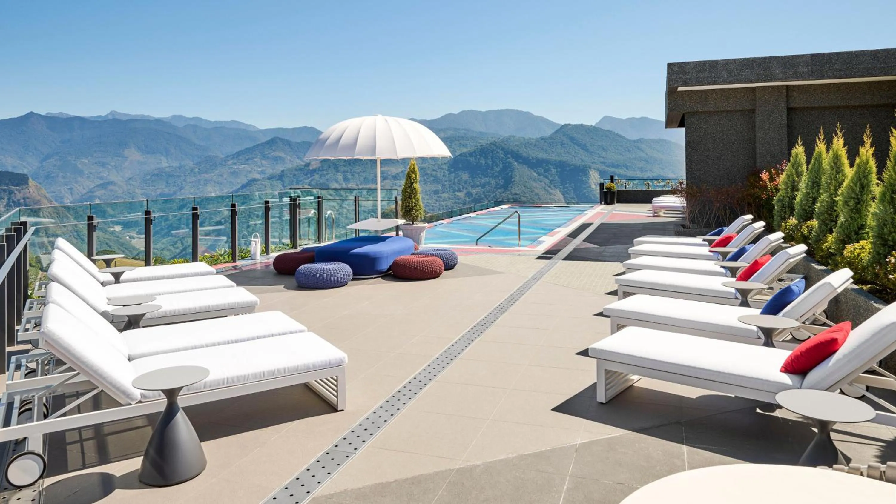 Swimming pool in Hotel Indigo Alishan by IHG