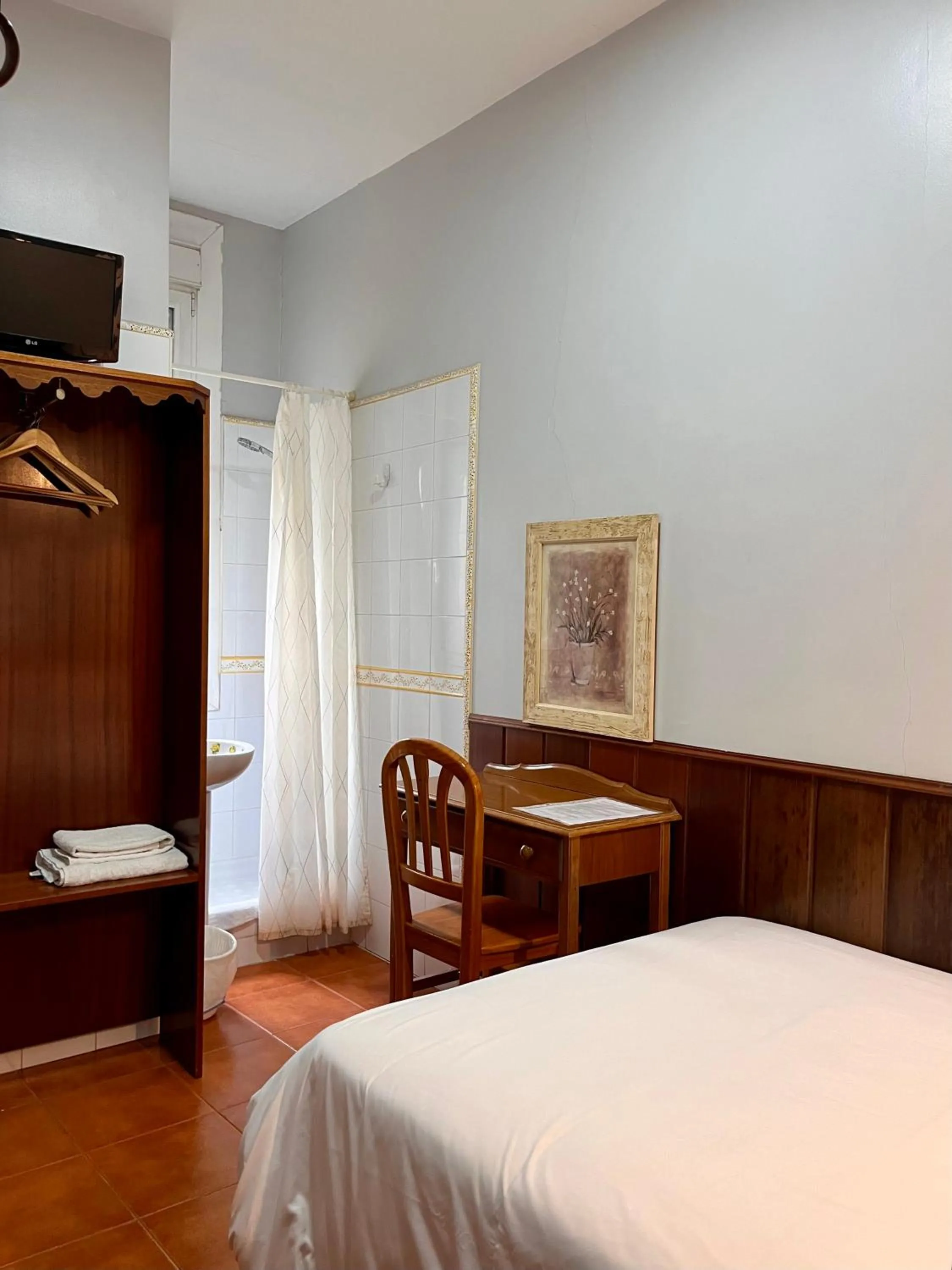 Photo of the whole room, Bed in Hostal La Vera