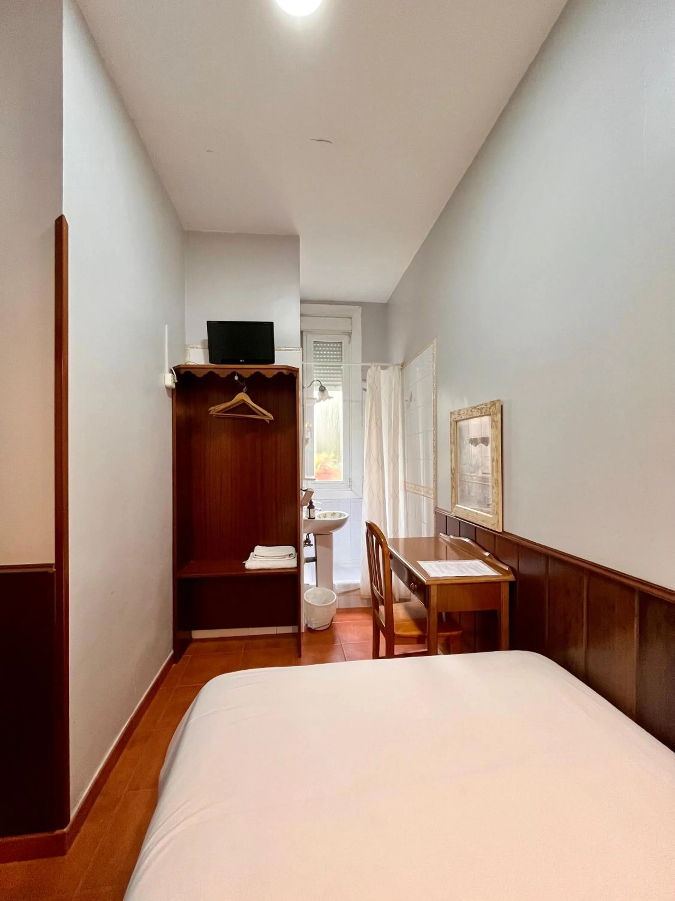 Photo of the whole room, Bed in Hostal La Vera