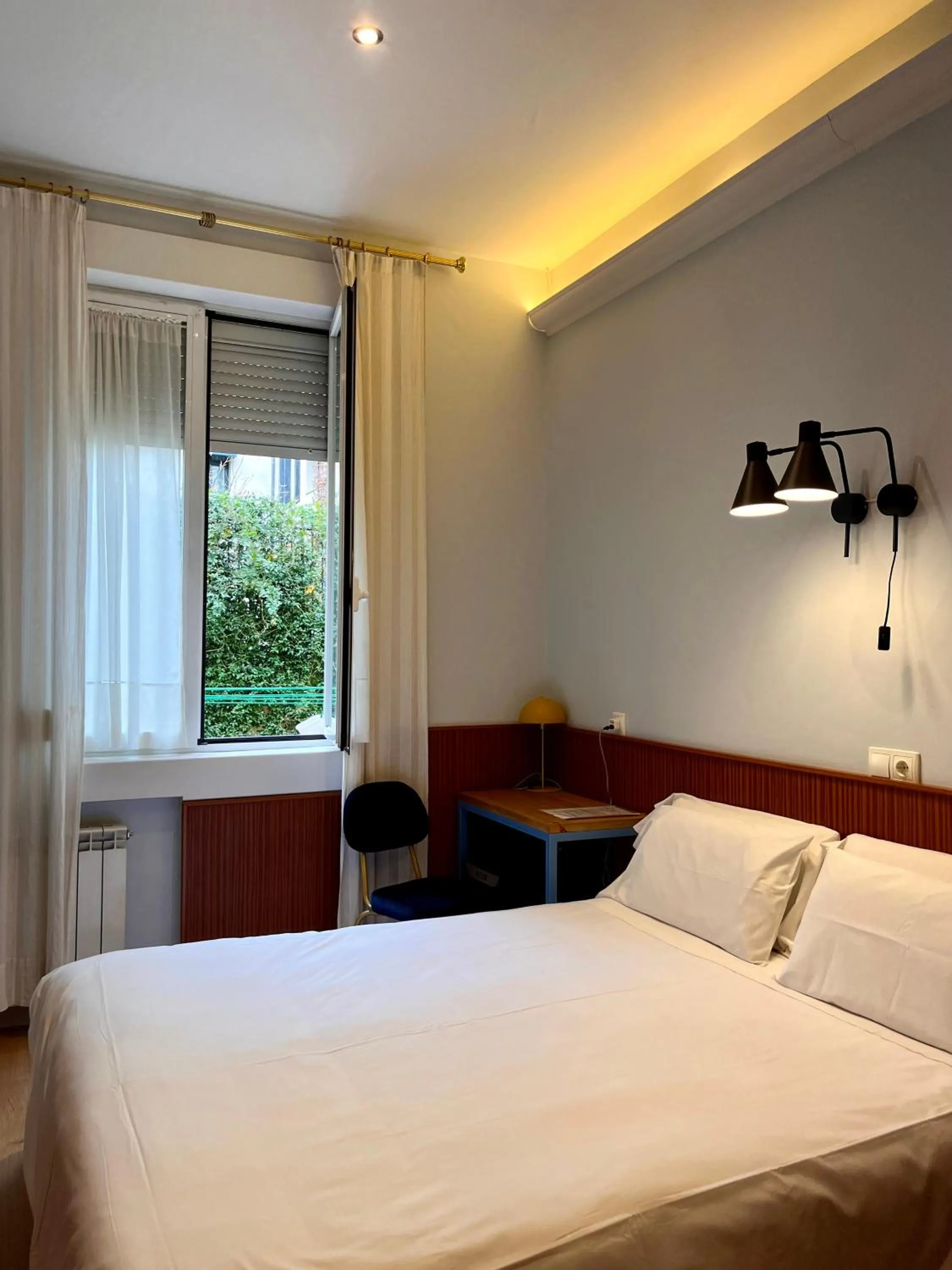 Photo of the whole room, Bed in Hostal La Vera