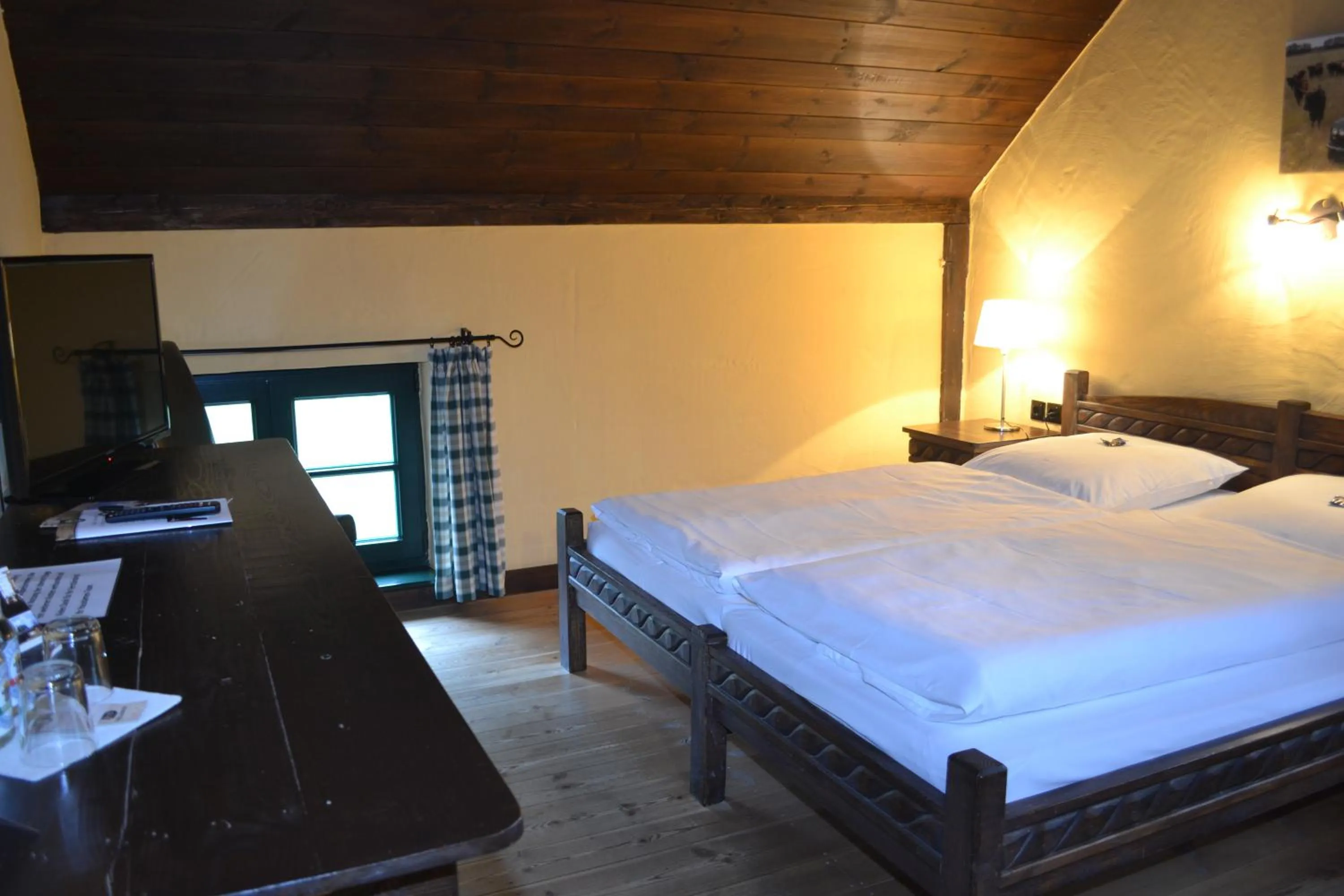 Photo of the whole room, Bed in Vielanker Brauhaus GmbH