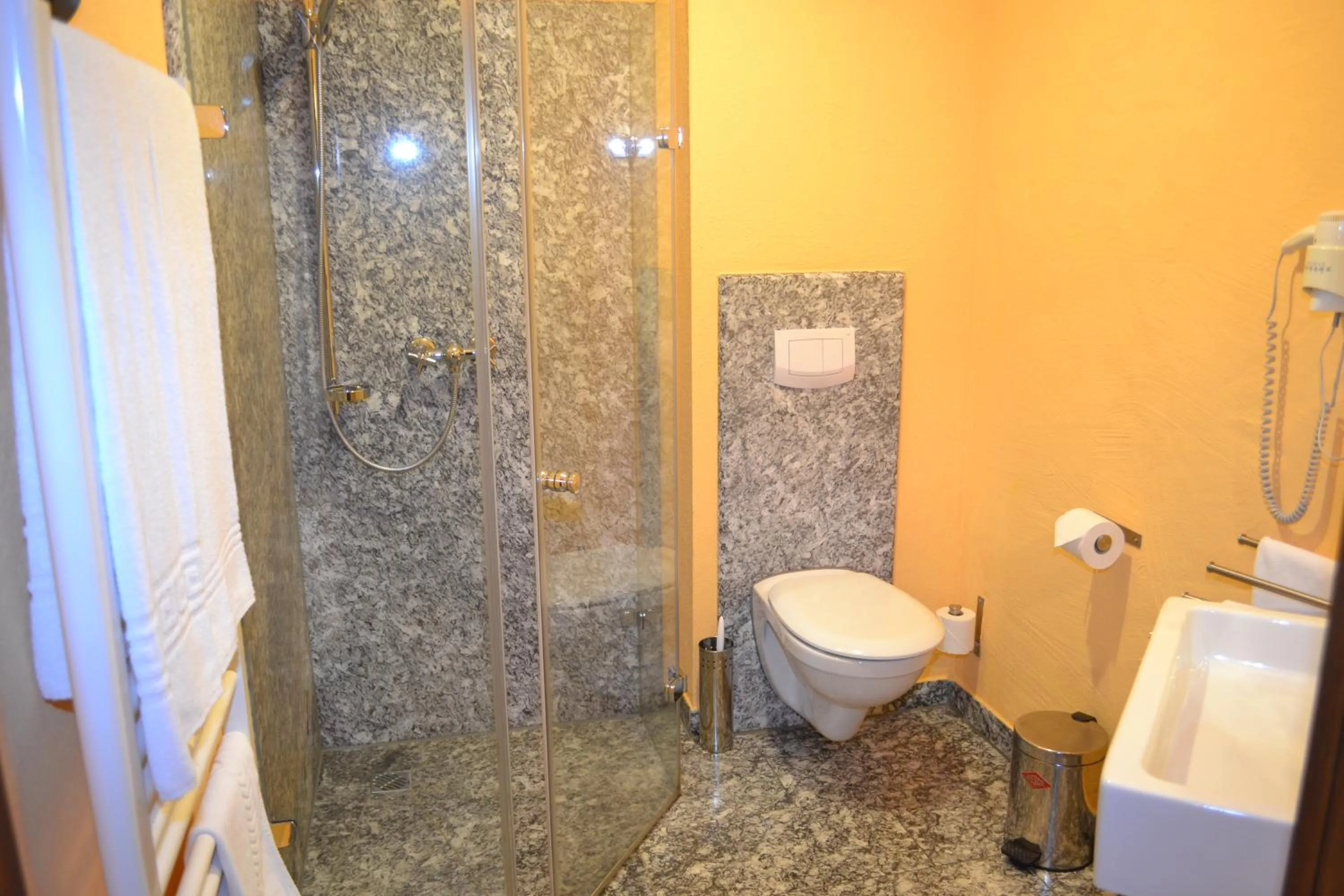 Bathroom in Vielanker Brauhaus GmbH