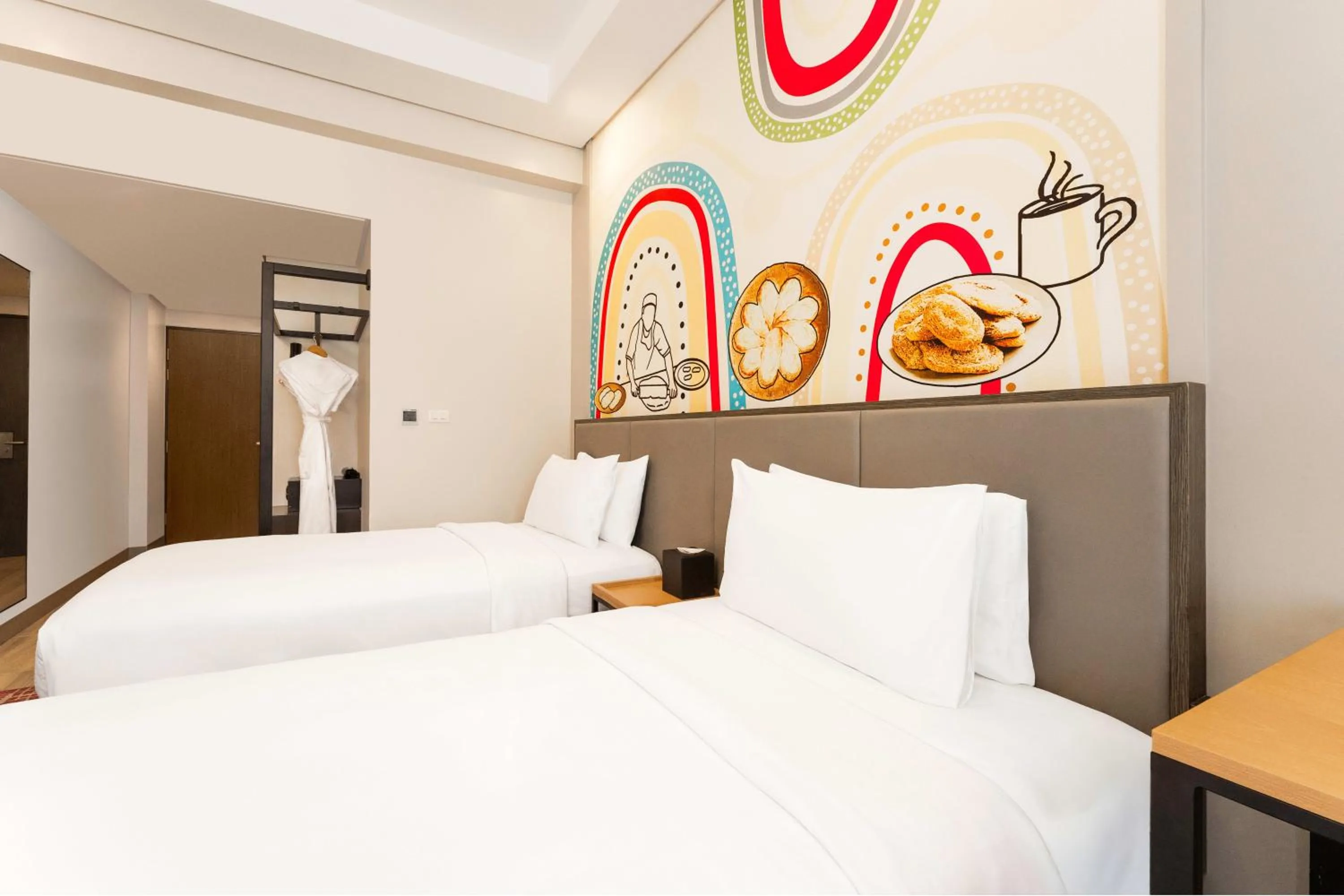 Bedroom, Bed in Mercure Mactan Cebu