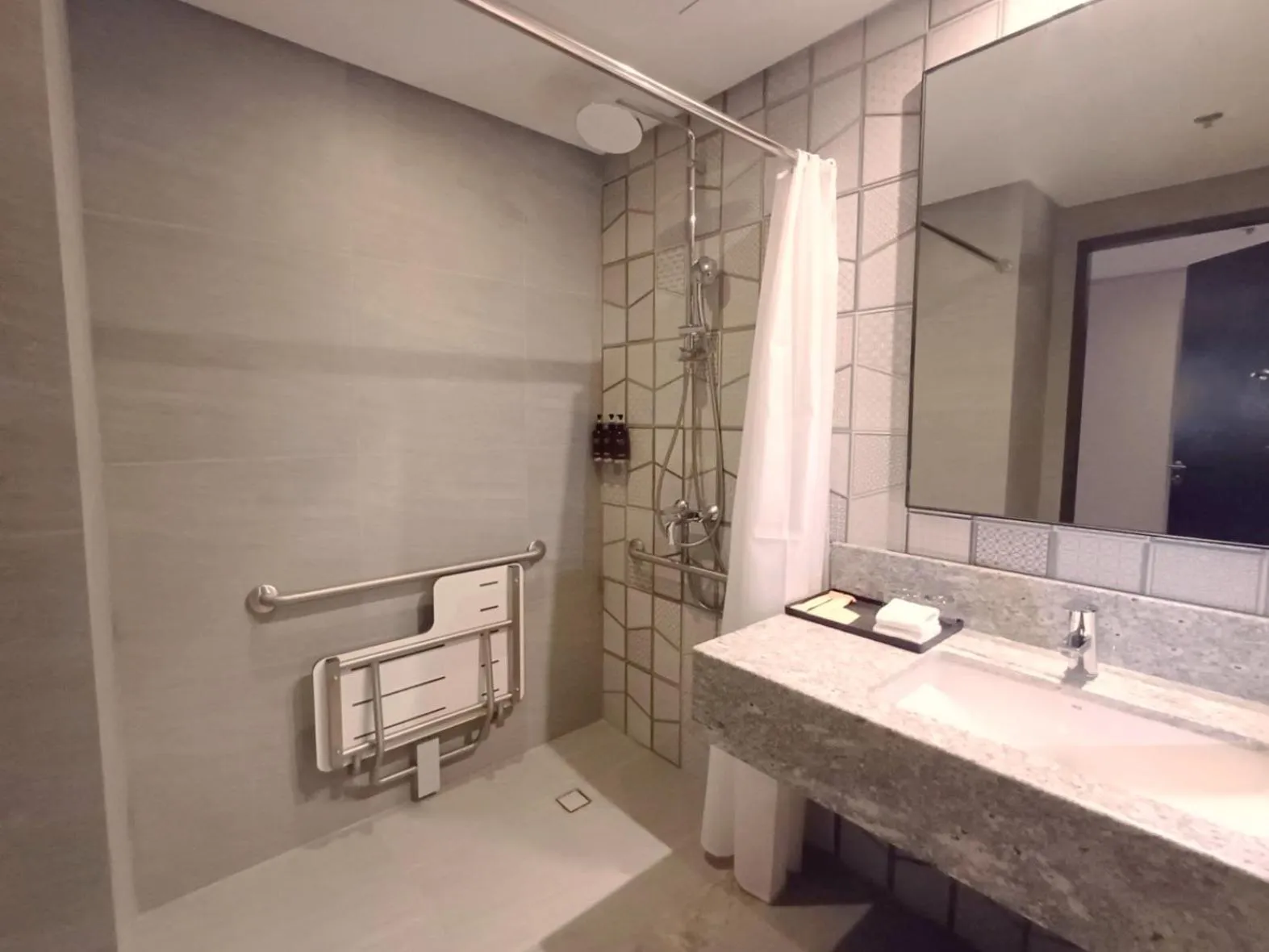 Bathroom in Belmont Hotel Mactan