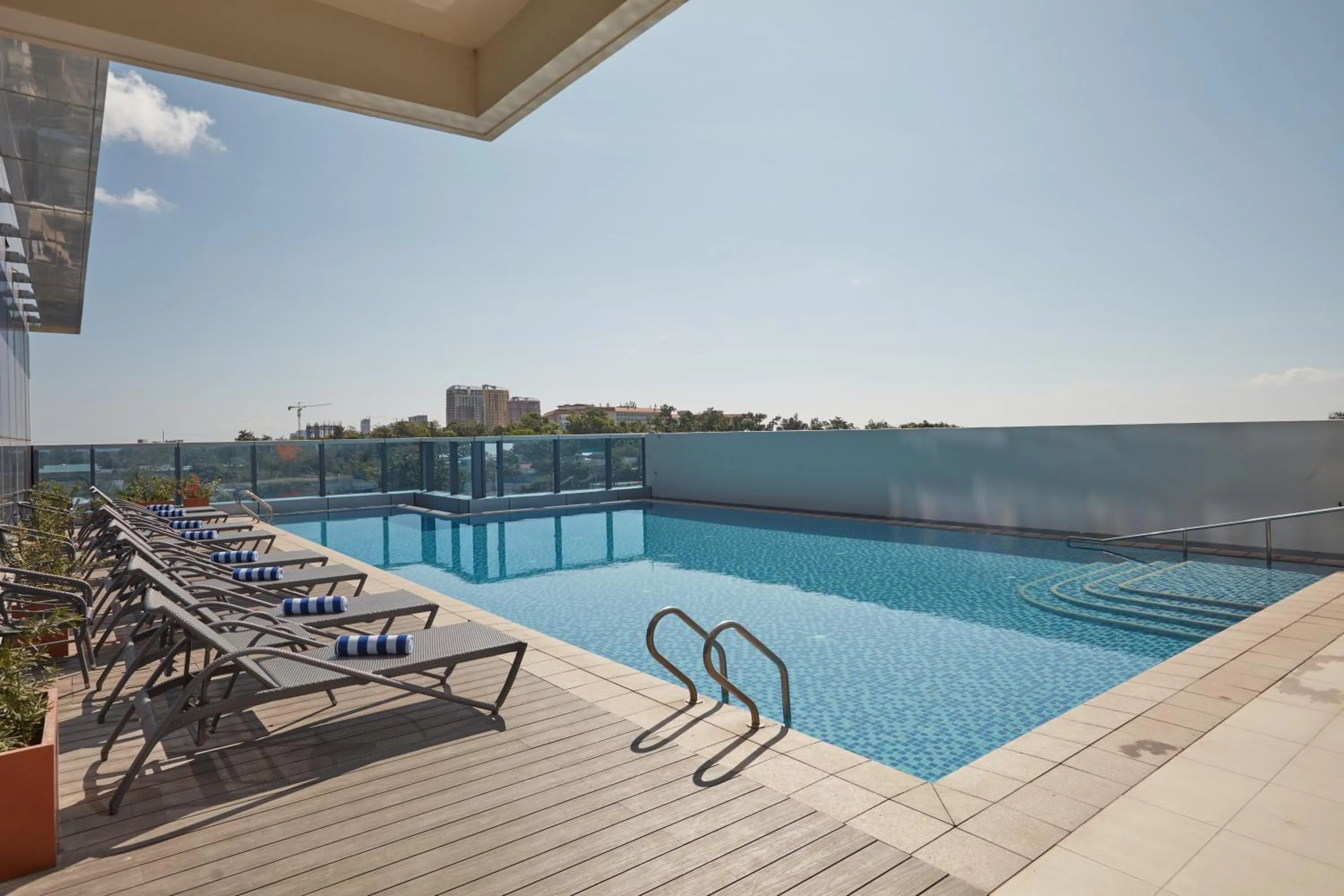 Swimming pool in Belmont Hotel Mactan
