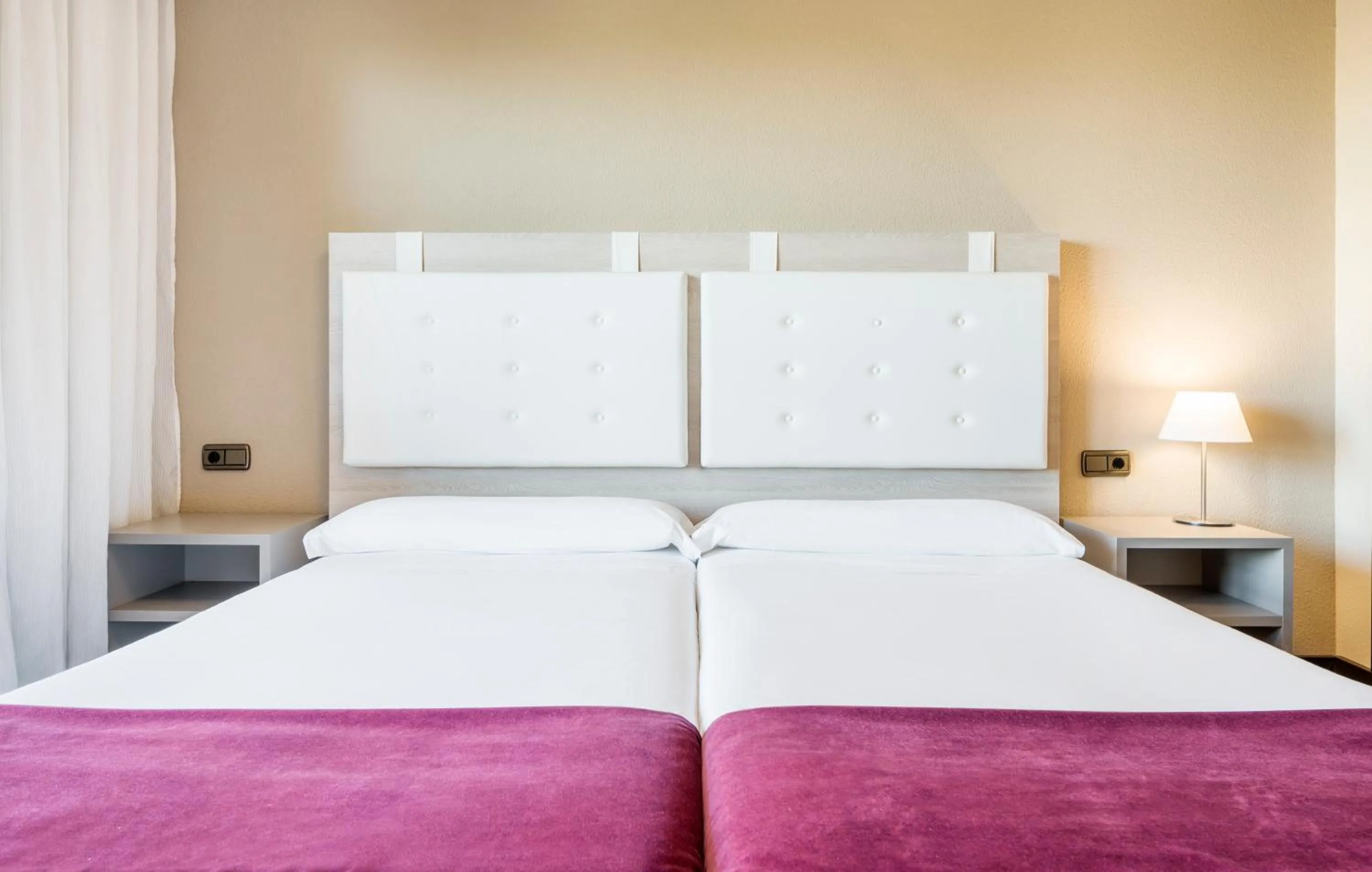 Bedroom, Bed in Ilunion Golf Badajoz