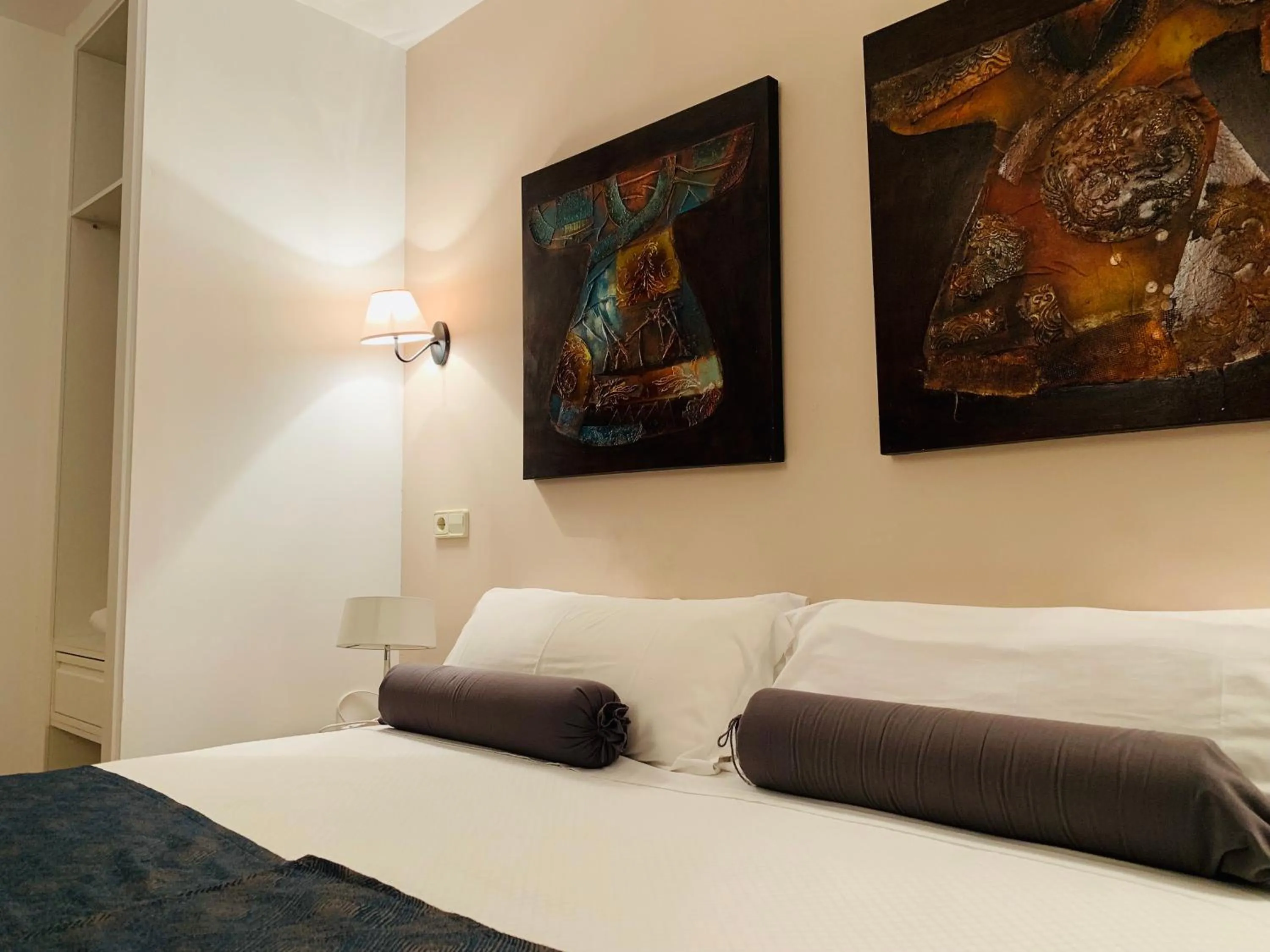 Decorative detail, Bed in Alda Casa De Los Reyes