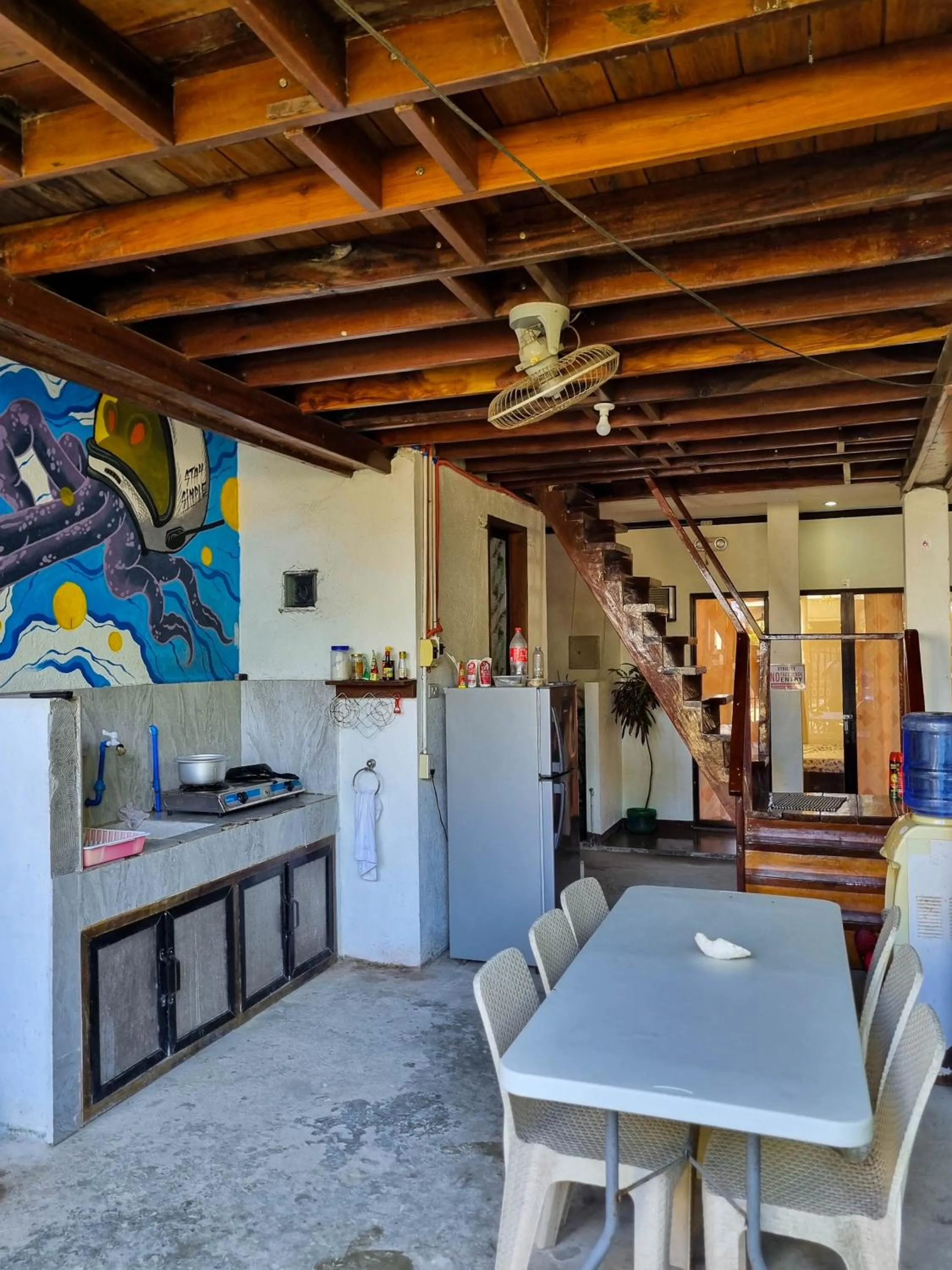 Communal kitchen in Flo Island Home