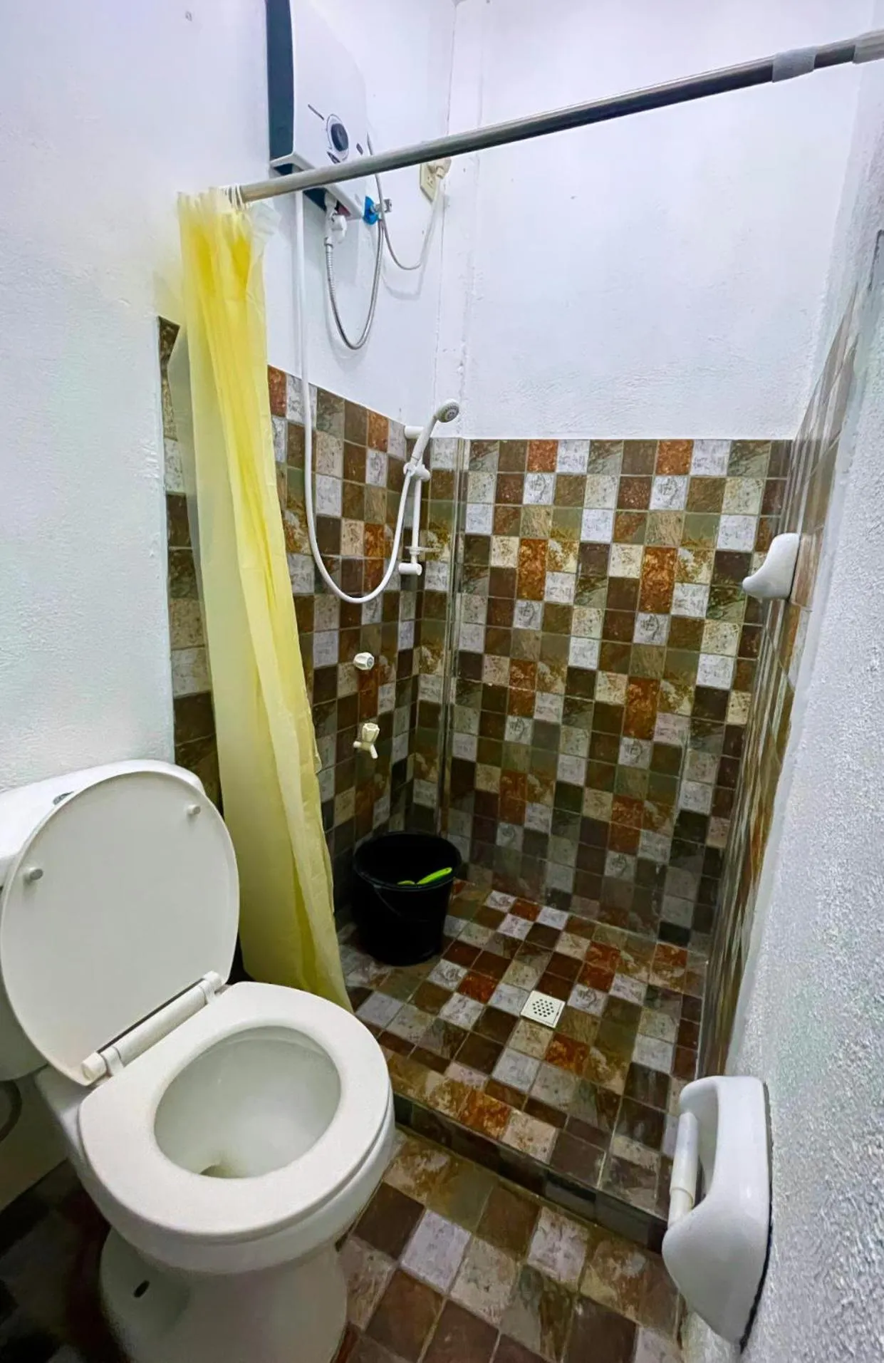Toilet in Flo Island Home