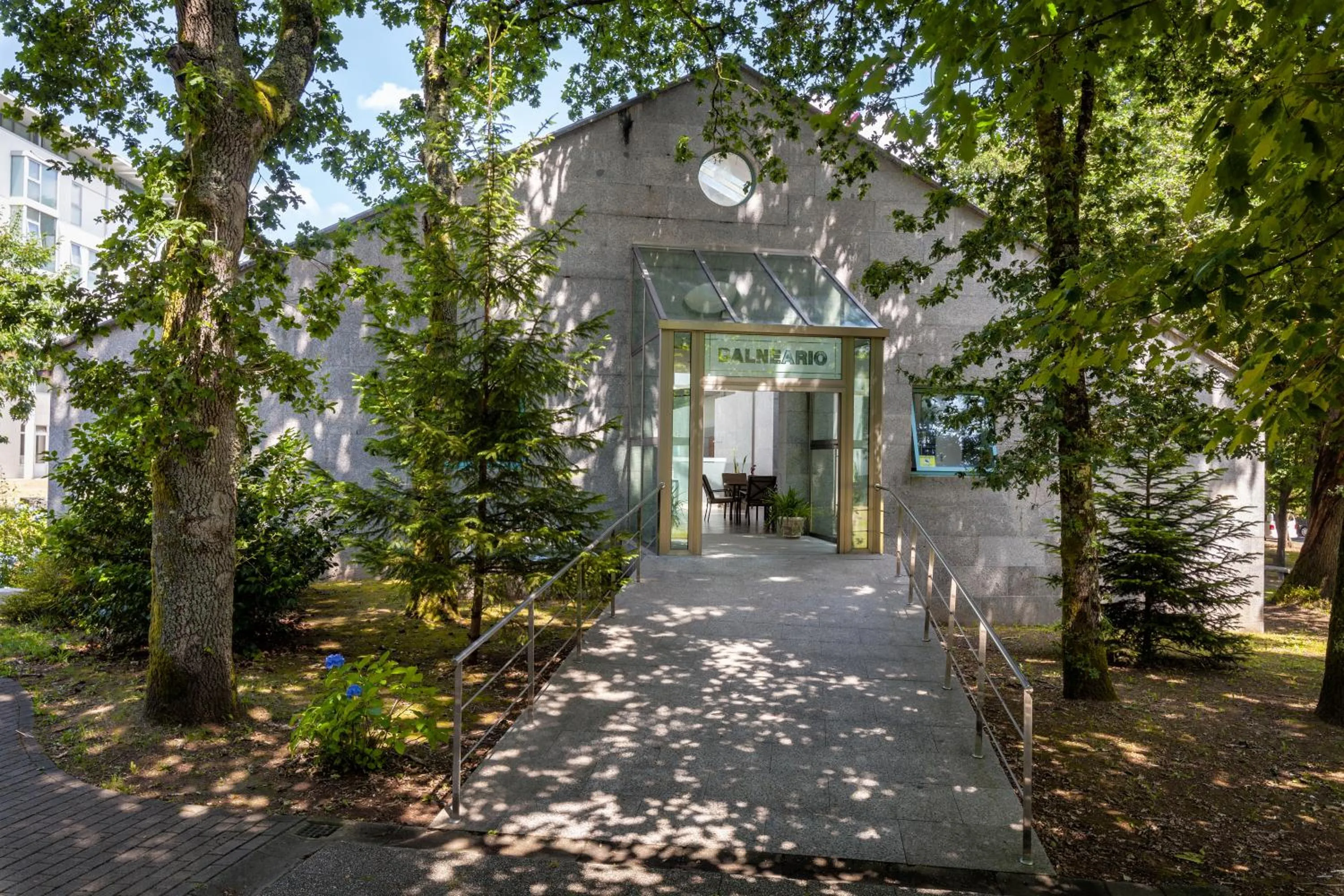 Facade/entrance in Hotel Balneario de Compostela