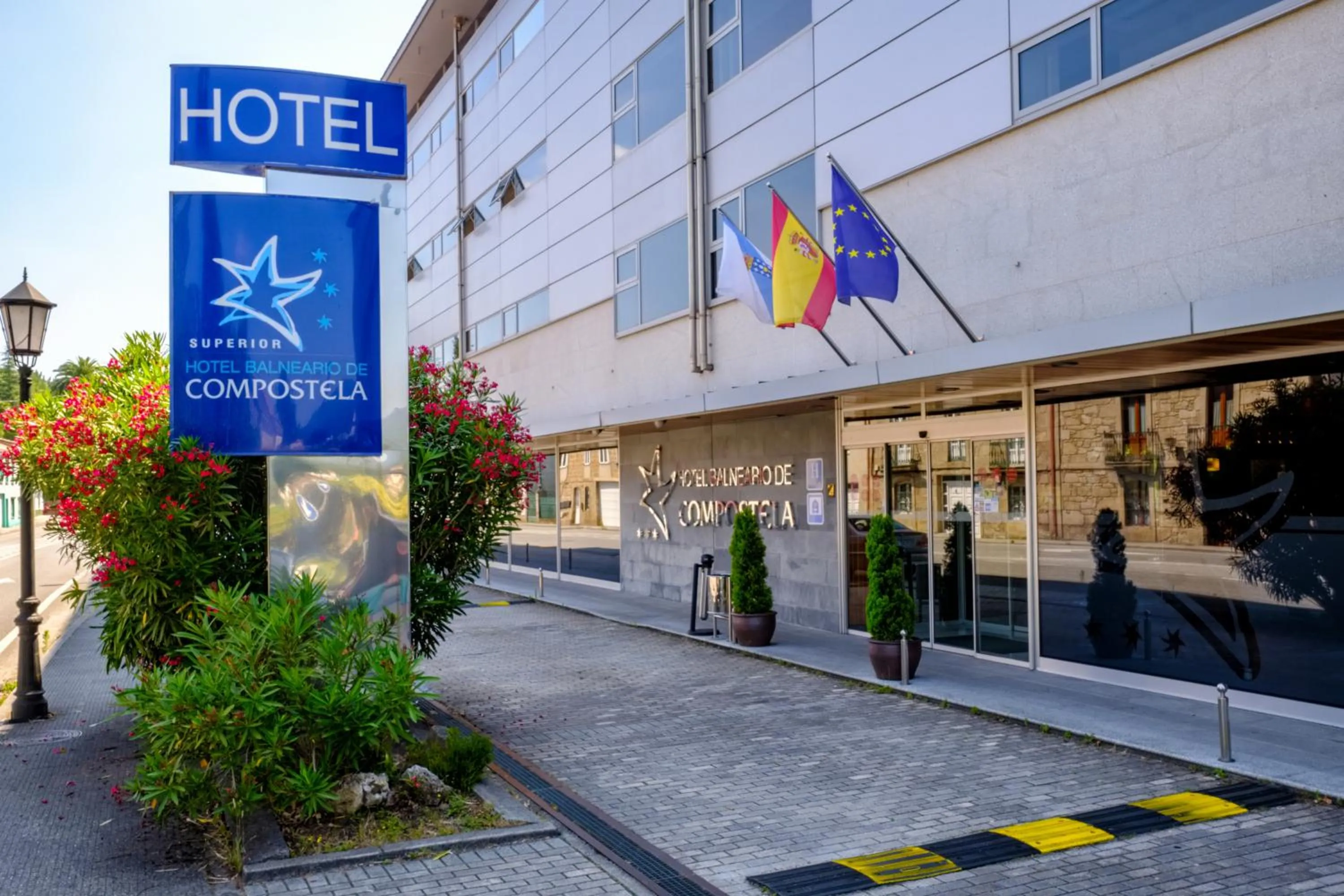 Facade/entrance in Hotel Balneario de Compostela