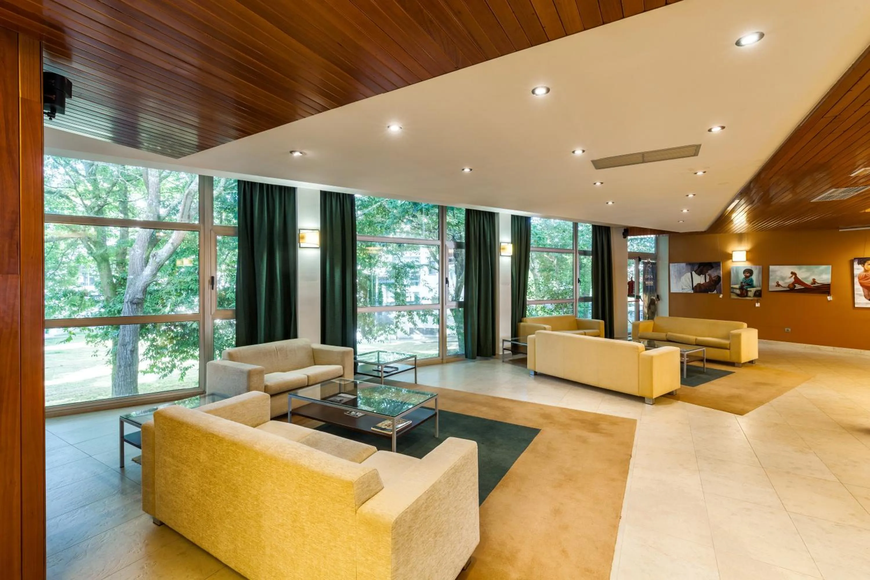 Lounge or bar in Hotel Balneario de Compostela