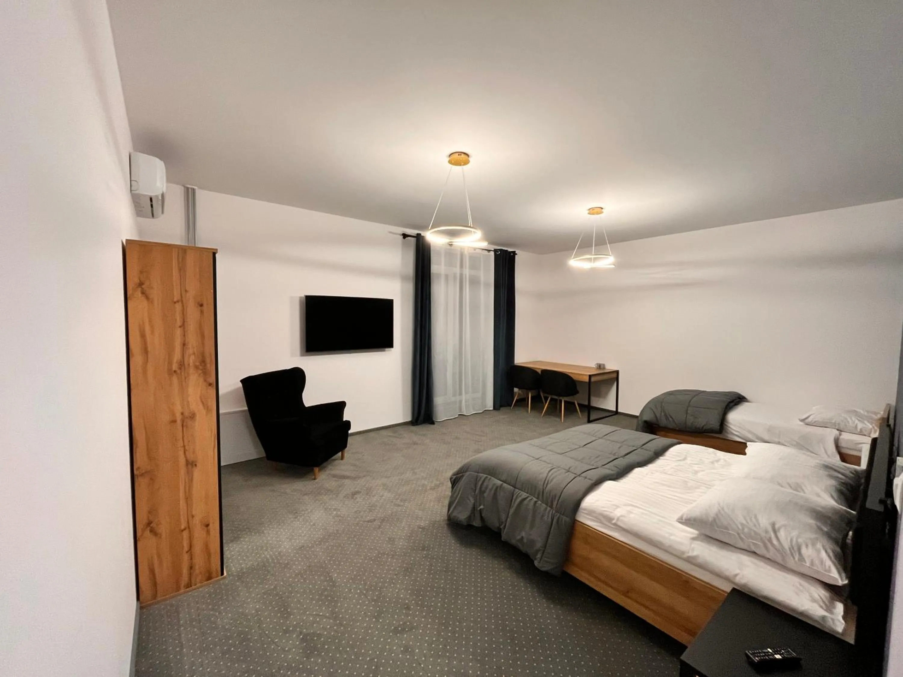 Communal lounge/ TV room, Bed in The Old Townhouse