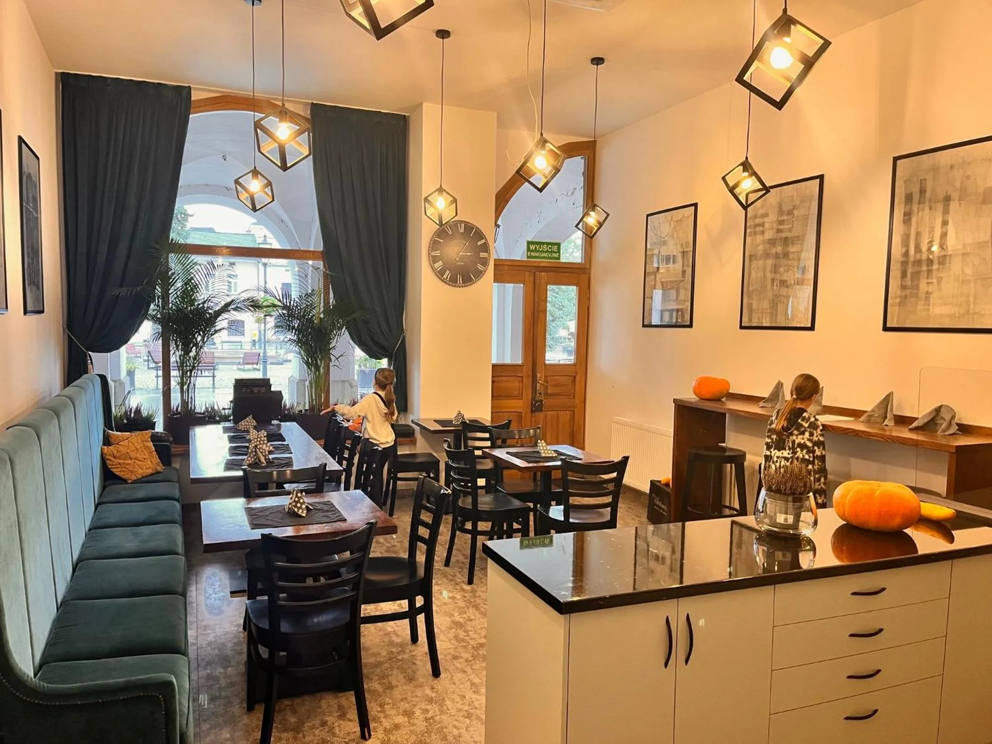 Breakfast in The Old Townhouse