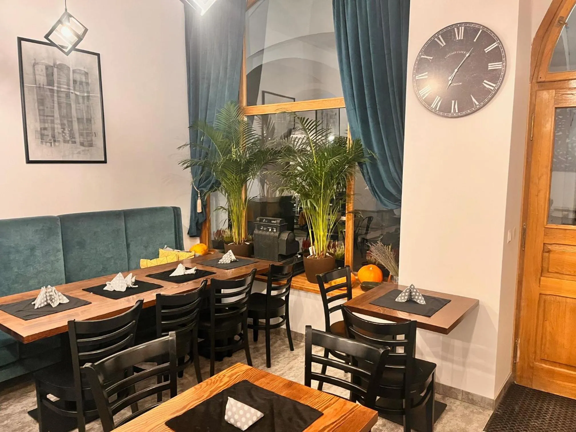 Breakfast in The Old Townhouse