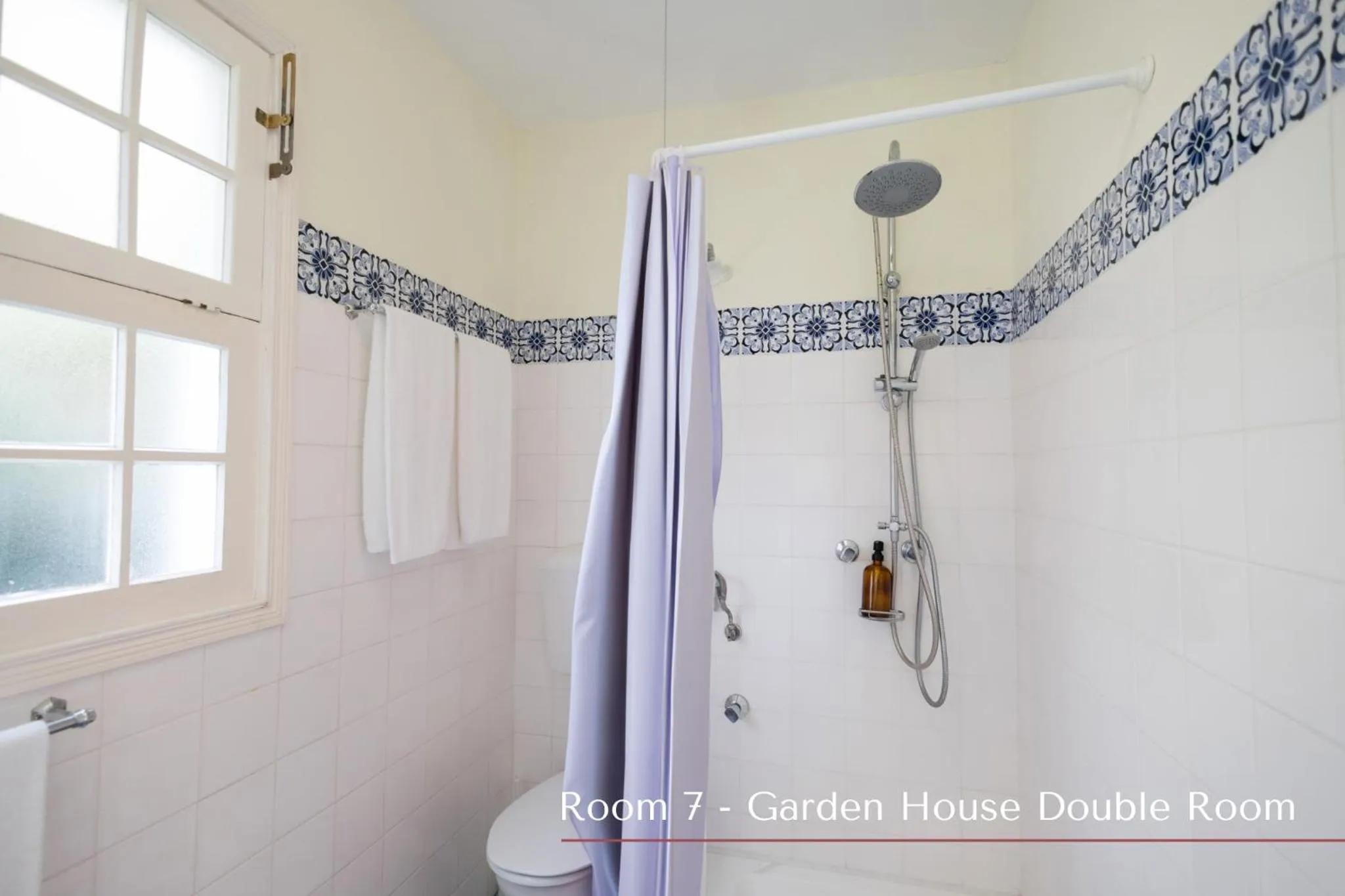 Shower in Solar de Lalém