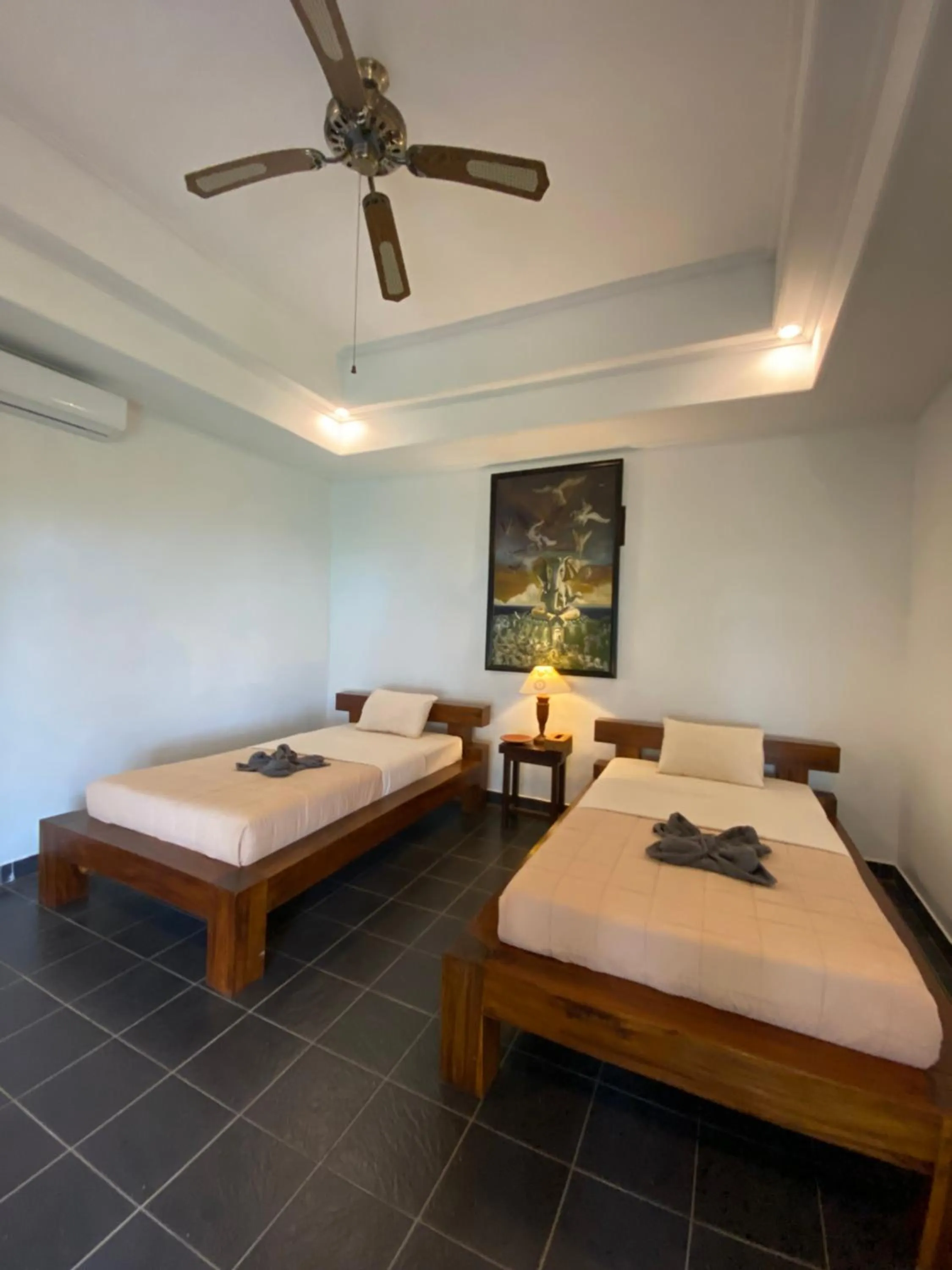 Bedroom, Bed in Geriasemalung