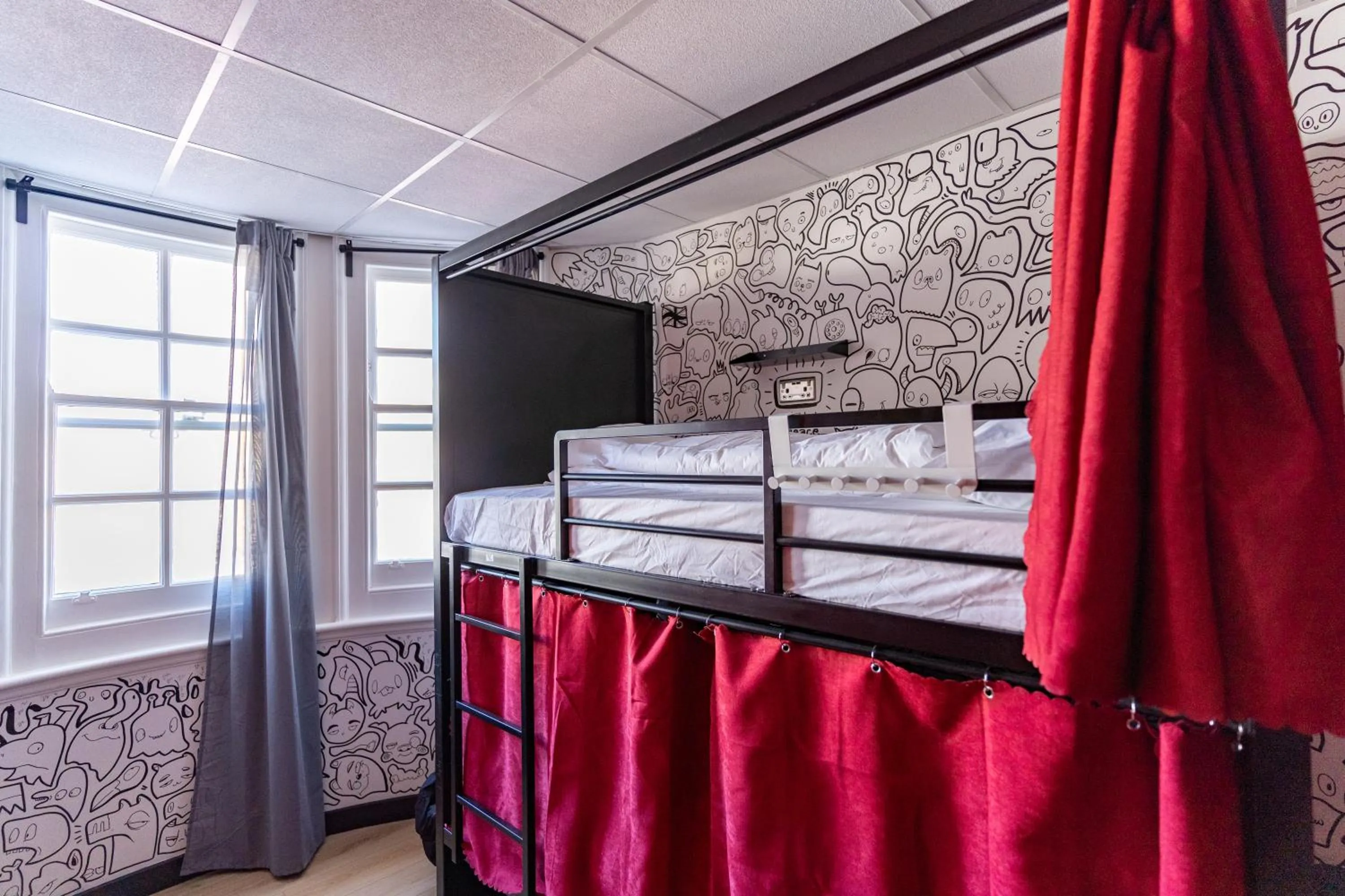 Bedroom, Bed in Hostelle - women only hostel London
