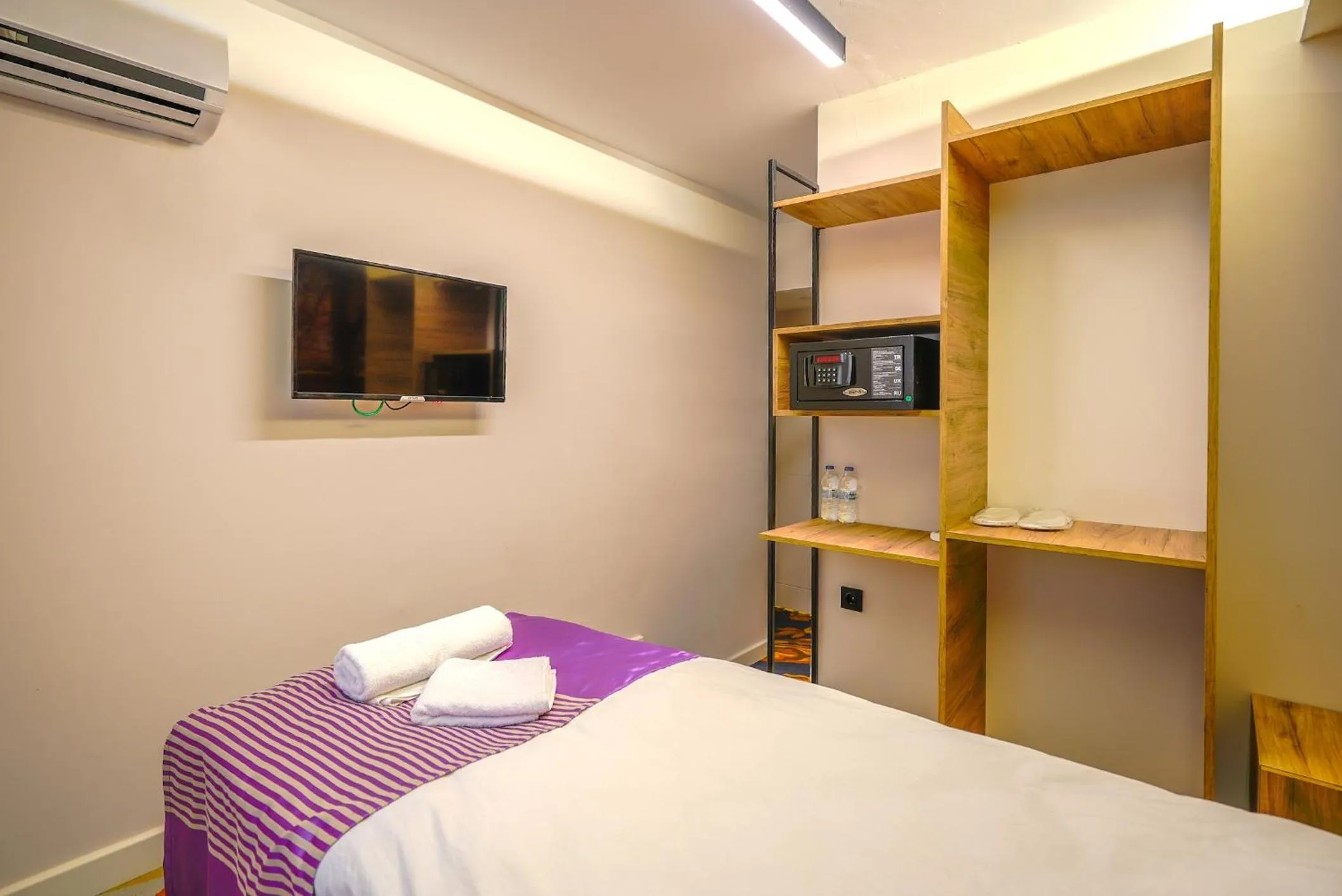 TV and multimedia, Bed in Lupo Libero Hotel Spa