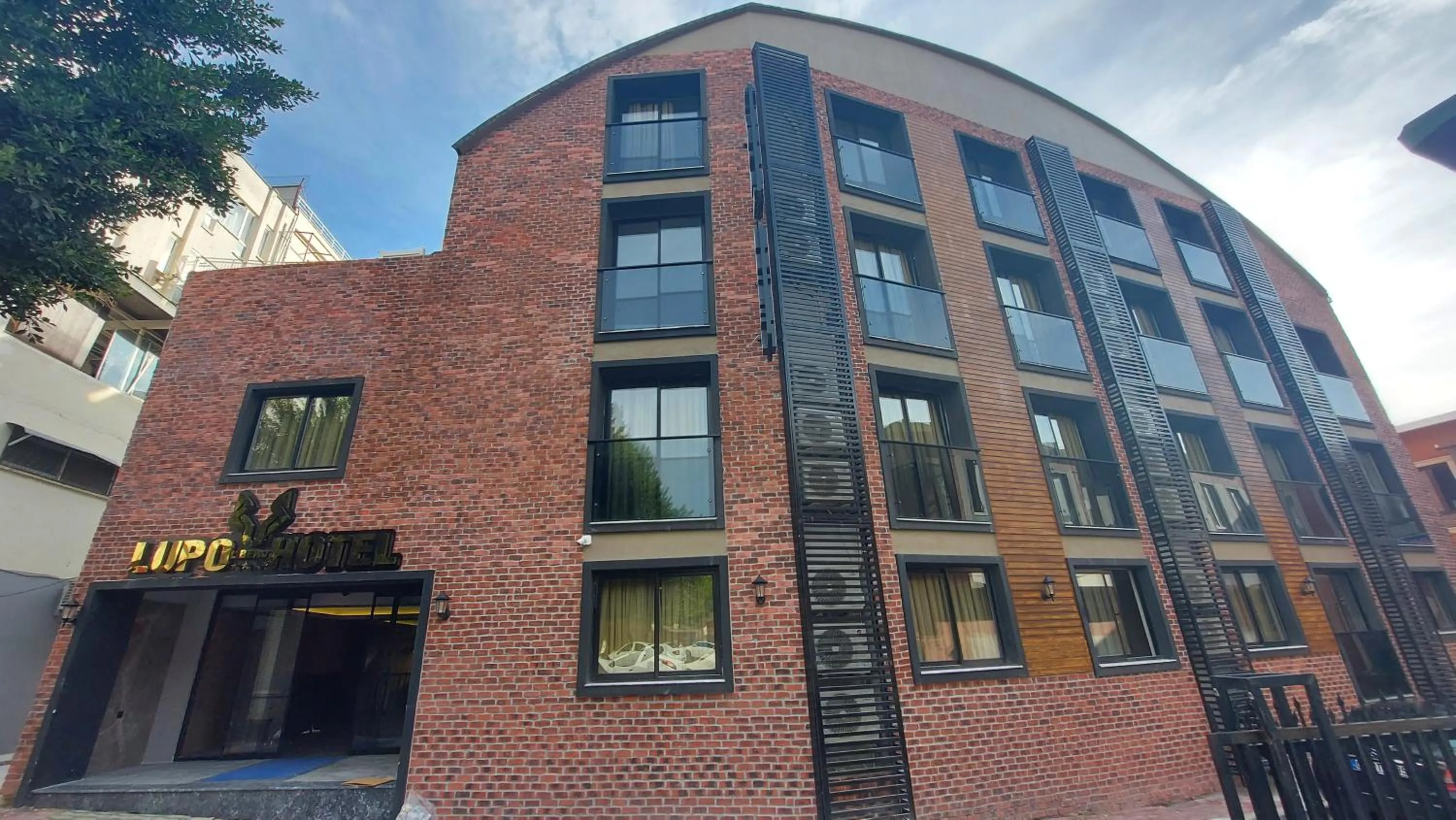 Property building in Lupo Libero Hotel Spa