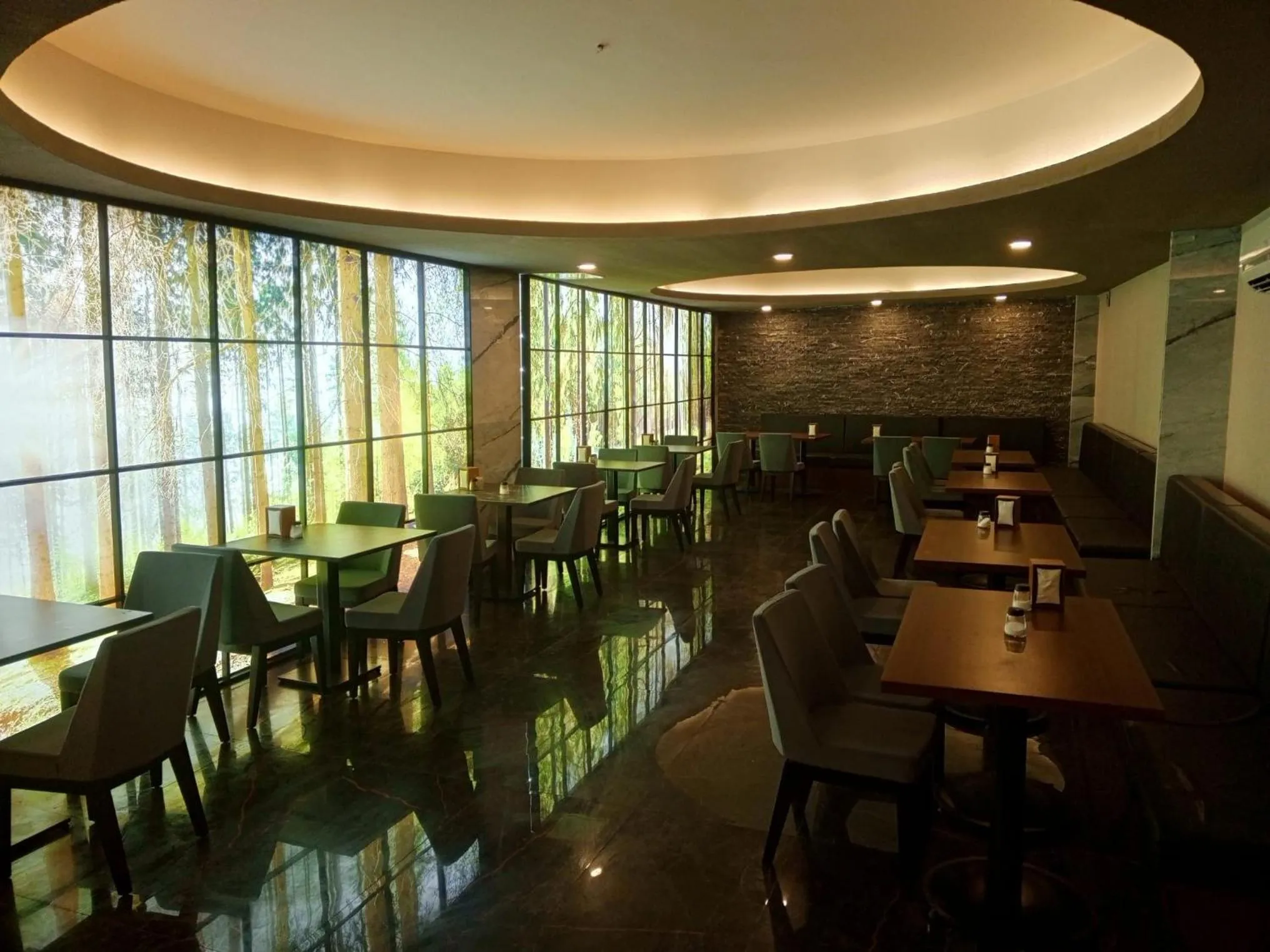 Restaurant/places to eat in Lupo Libero Hotel Spa